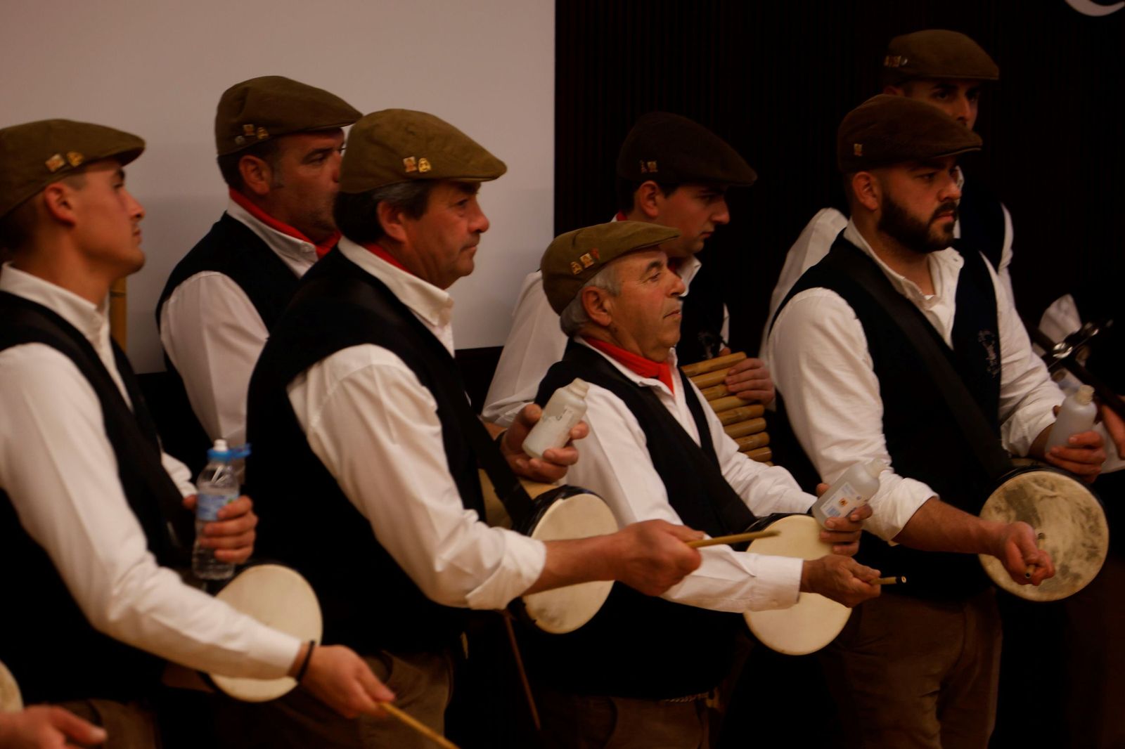 Los Mochileros de Gaena muestran su zambomba en Córdoba