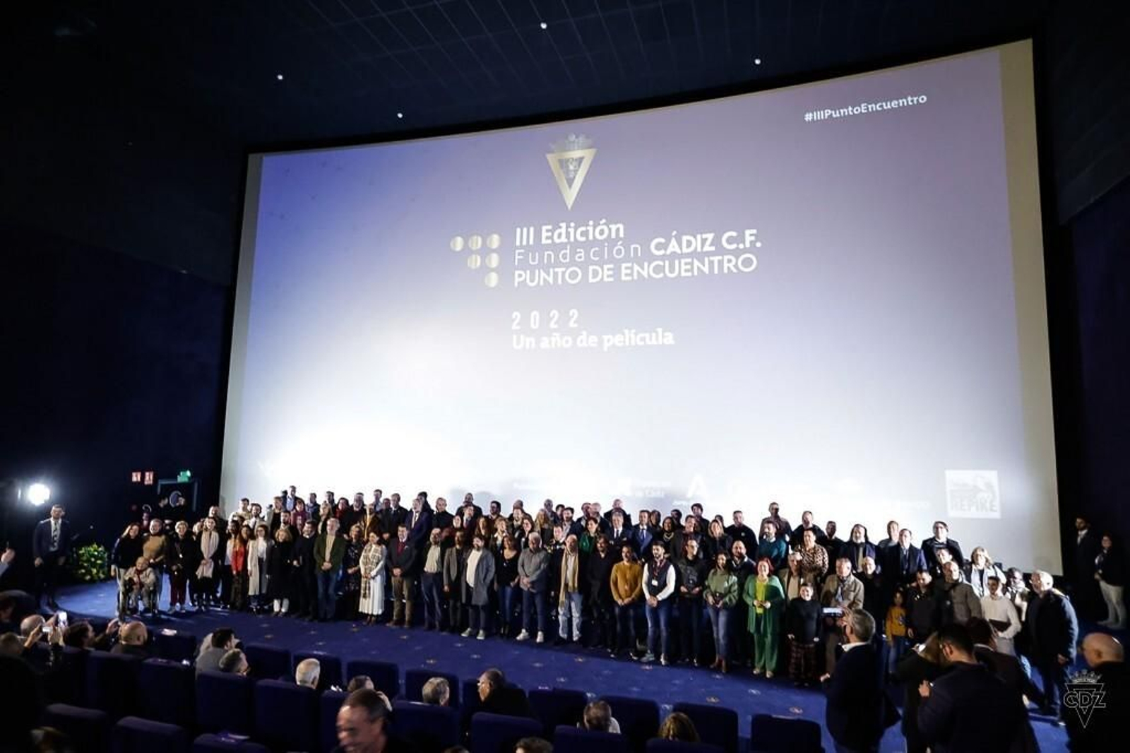 Posado de grupo de todos los sectores con los que la Fundación CCF tiene alianzas.