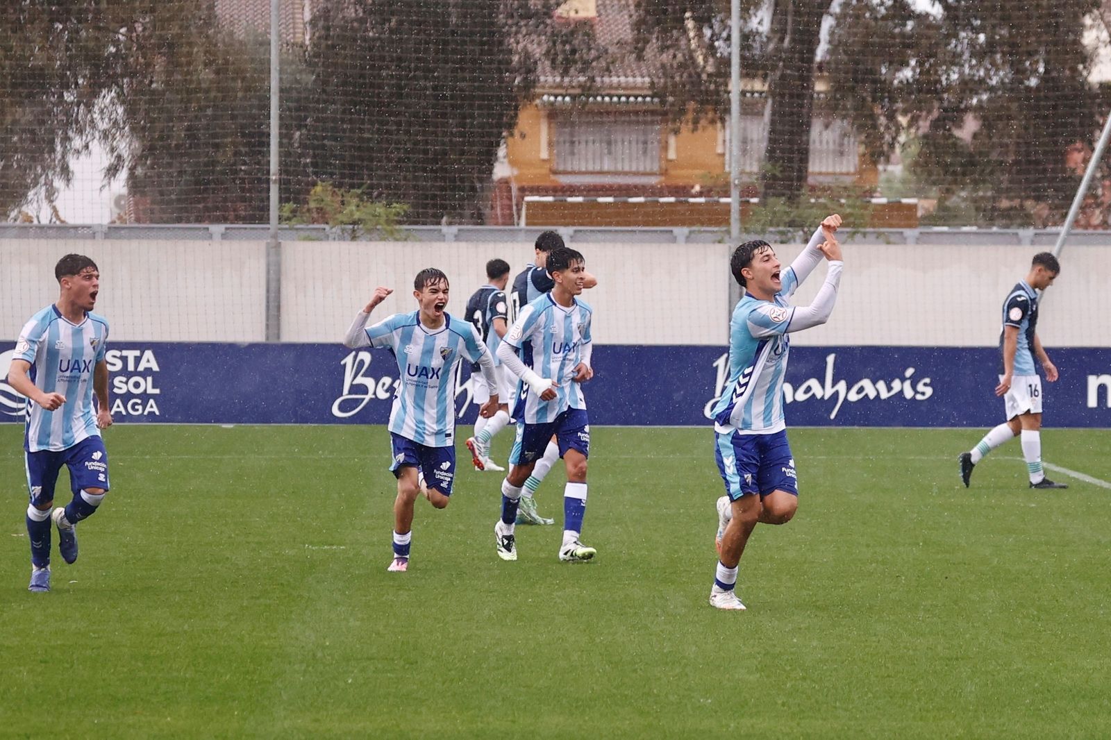 El Málaga juvenil gana al Córdoba (3-1) y espera un favor del San Félix para ir a la Copa