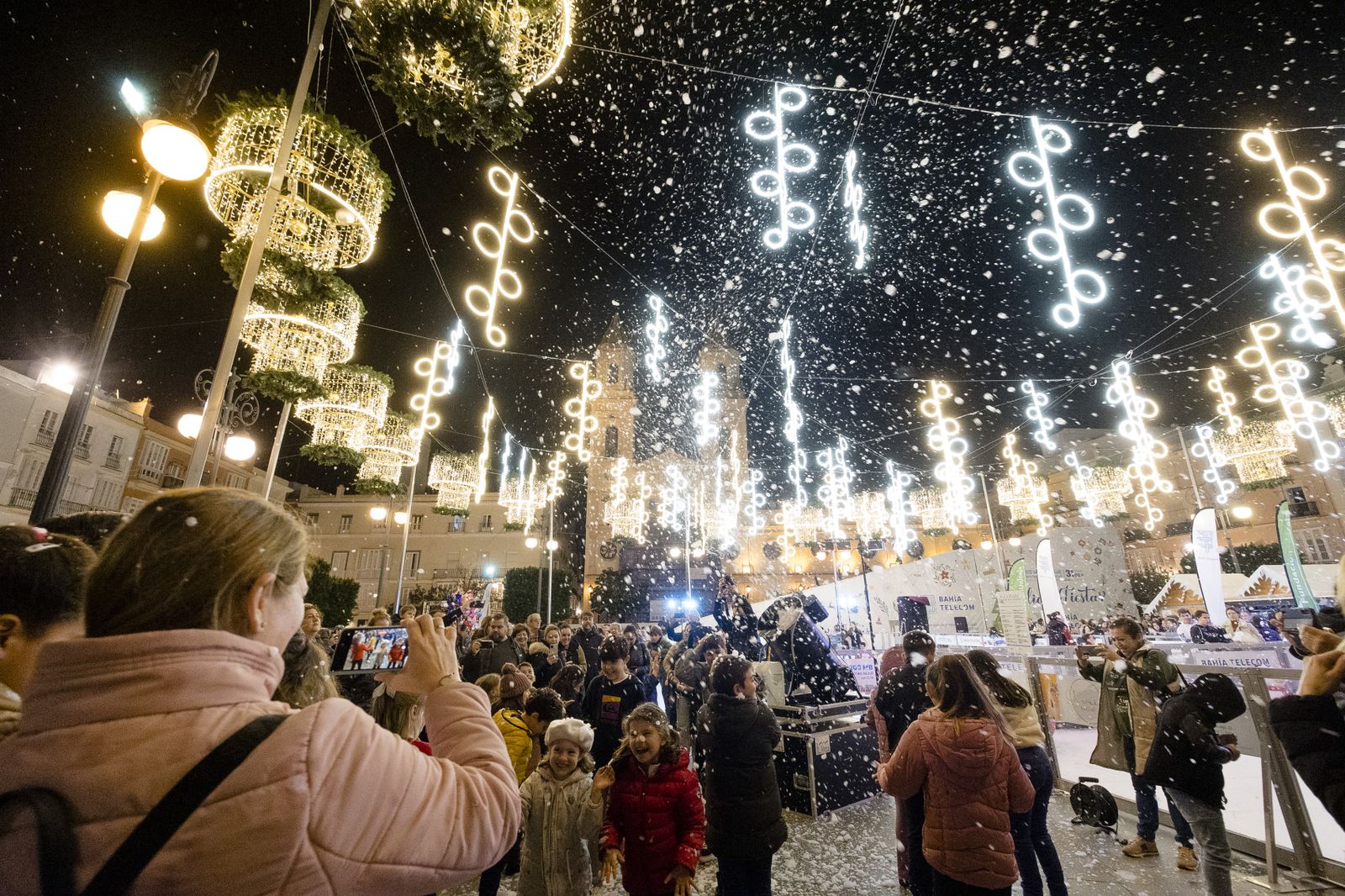 Navidad Cádiz 2022: Las imágenes de las gran nevada en la plaza San Antonio