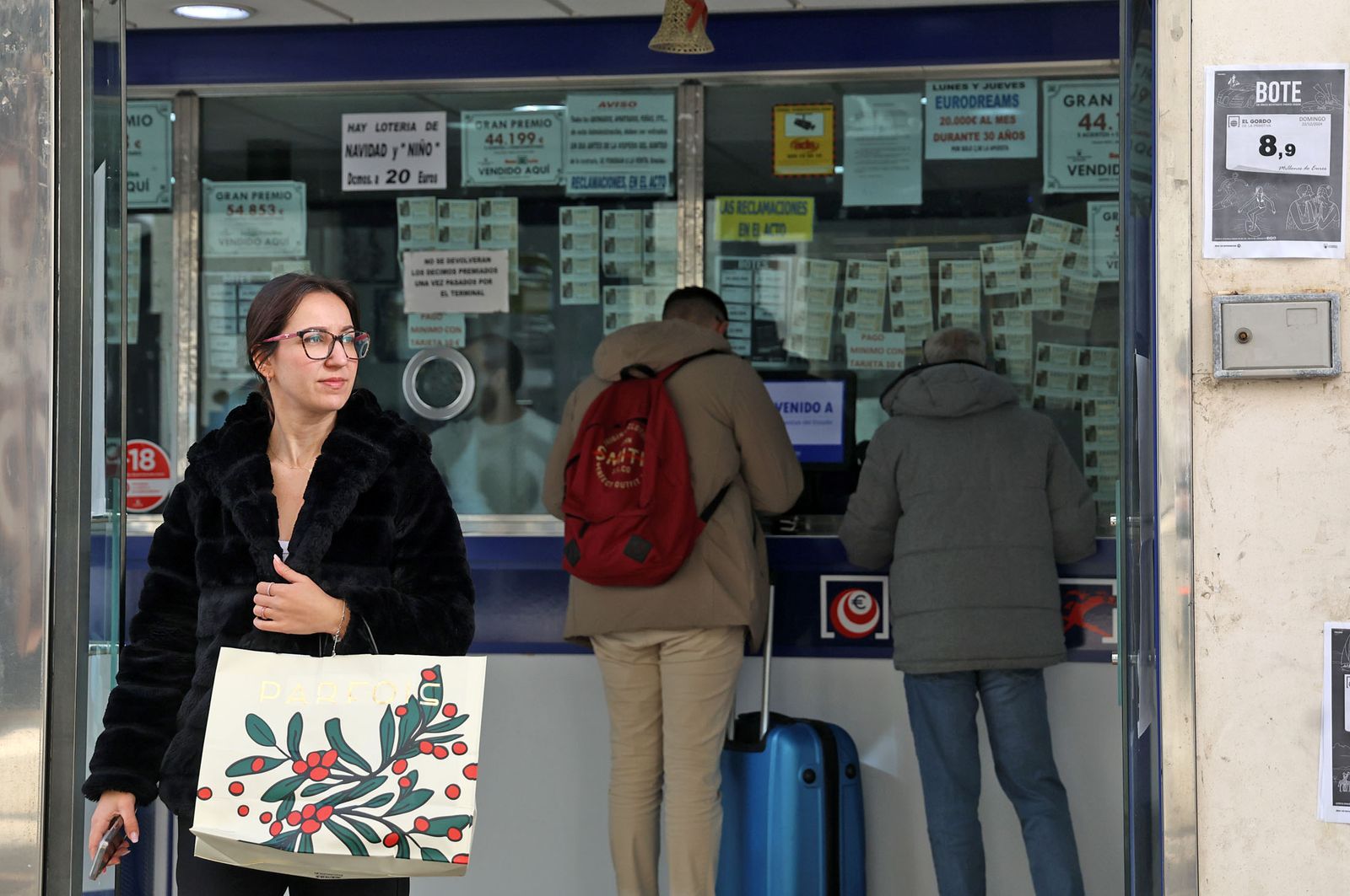 Imágenes del último día de venta de décimos de Navidad en Huelva