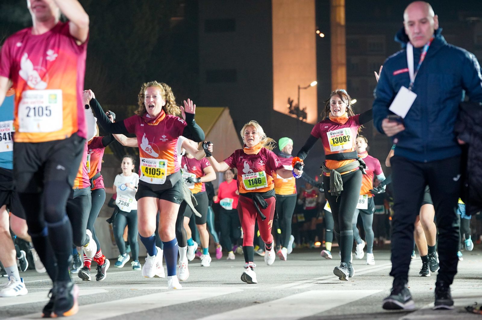 En imágenes: búscate en tu llegada a meta de la Carrera de San Antón 2026 (16)