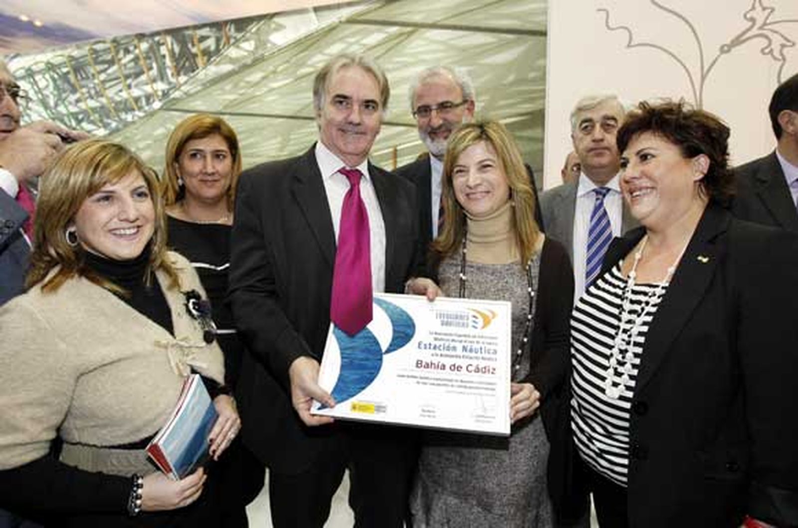 El edil portuense, Fernando Gago, junto a Bibiana Aído

Foto: Fito Carreto