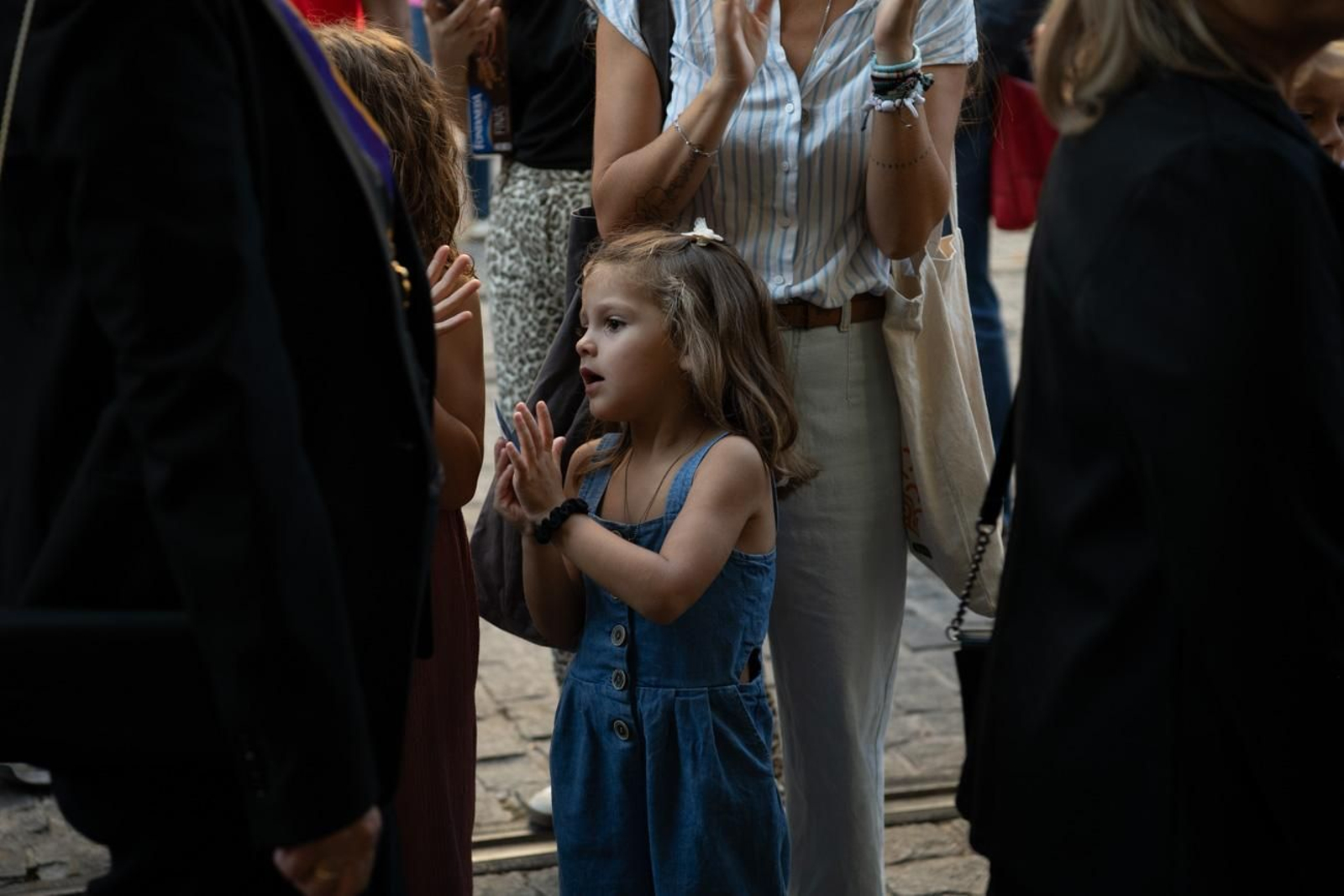 El pueblo de Jaén abraza con solemnidad a El Abuelo en la Magna, en imágenes