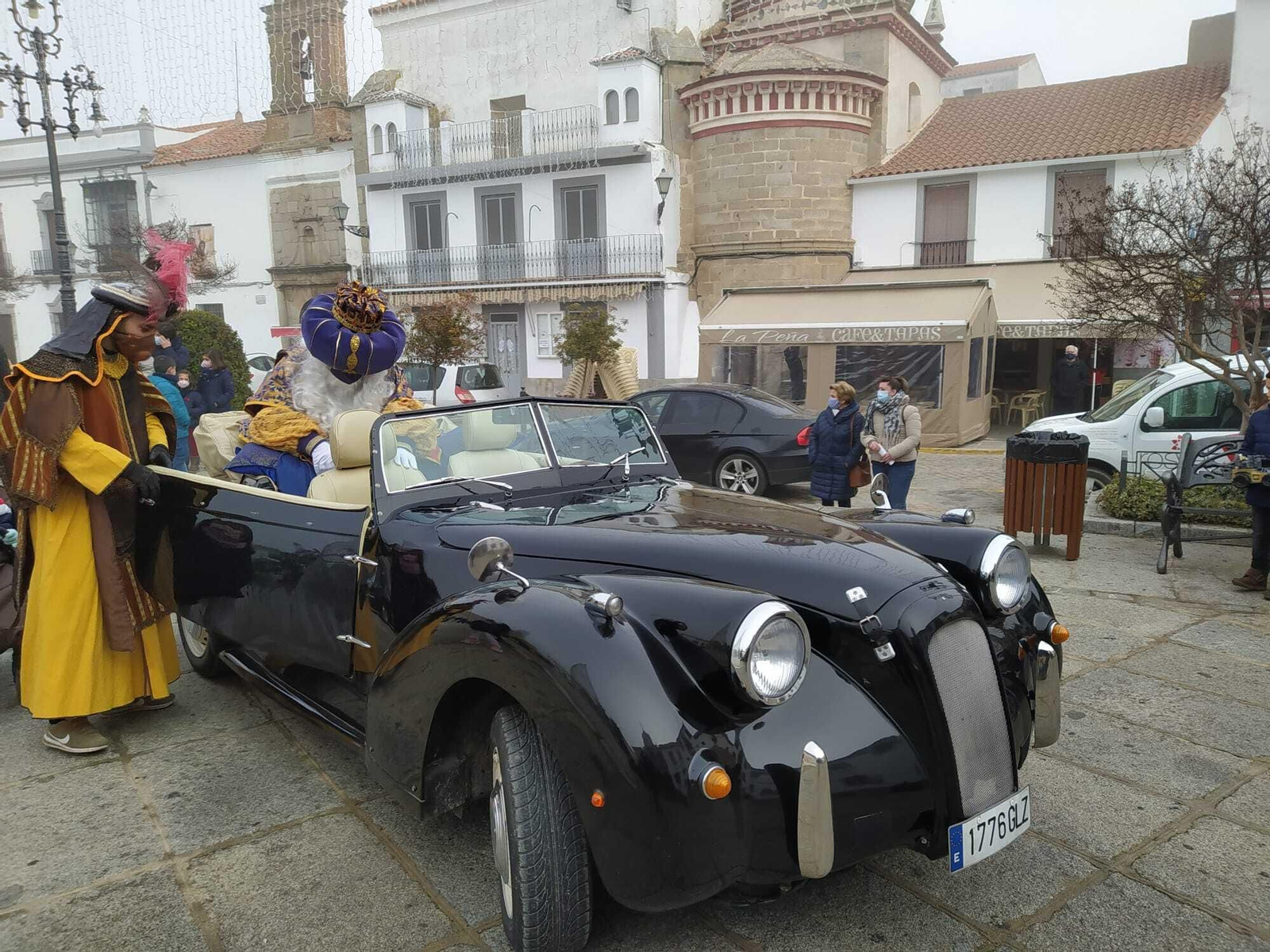HINOJOSA DEL DUQUE. Las fotografías de las cabalgatas de Reyes Magos en los municipios de Córdoba