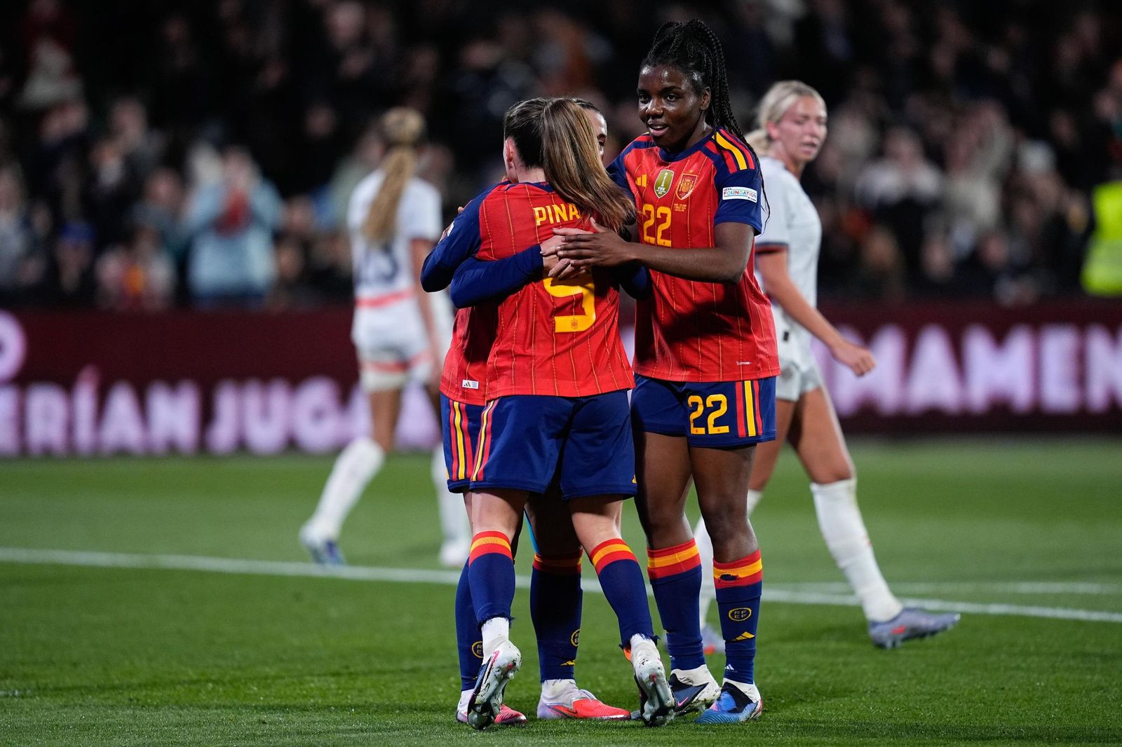 Las fotos del España-Islandia de fútbol femenino