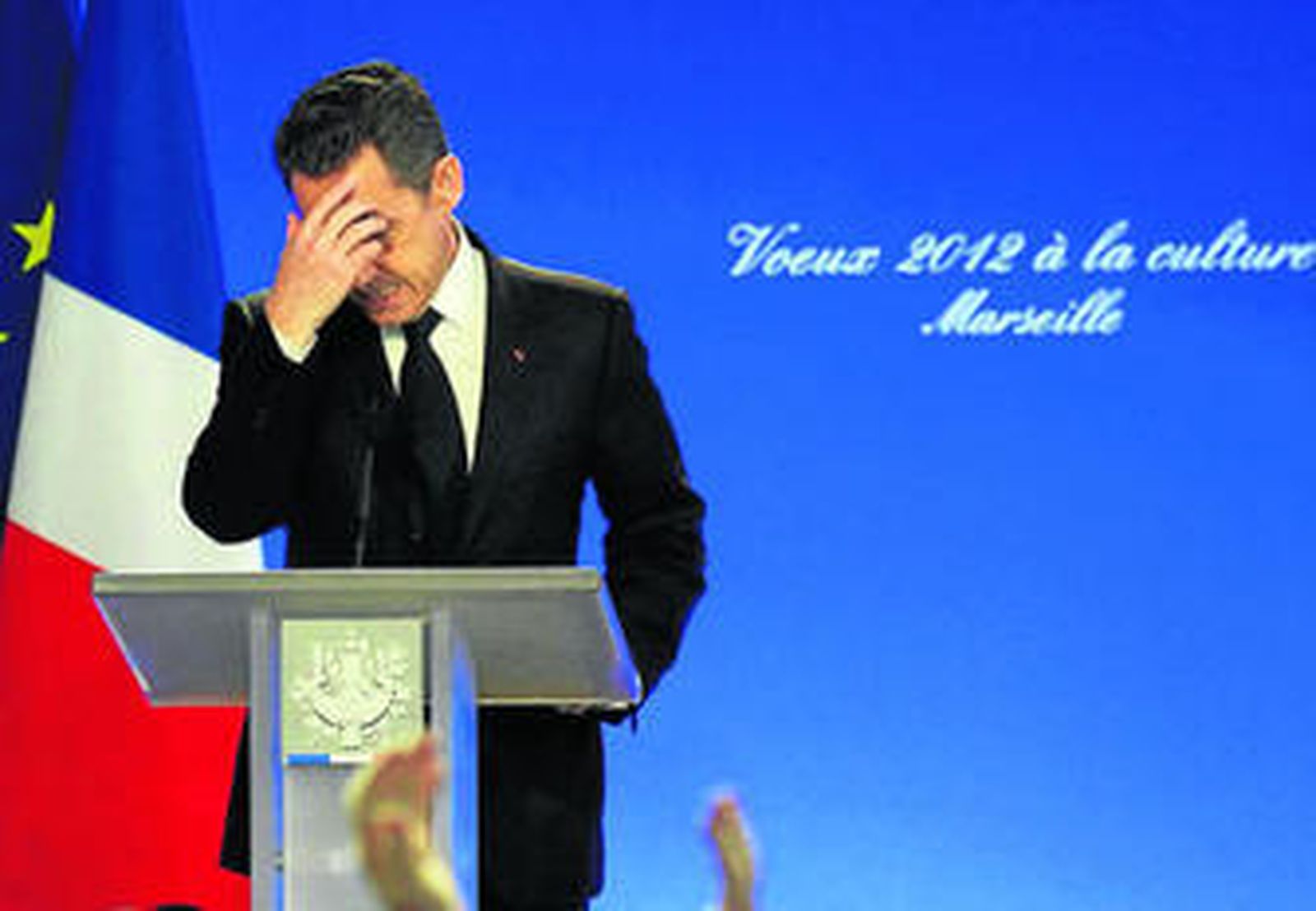 Sarkozy gesticula durante un discurso en Marsella.