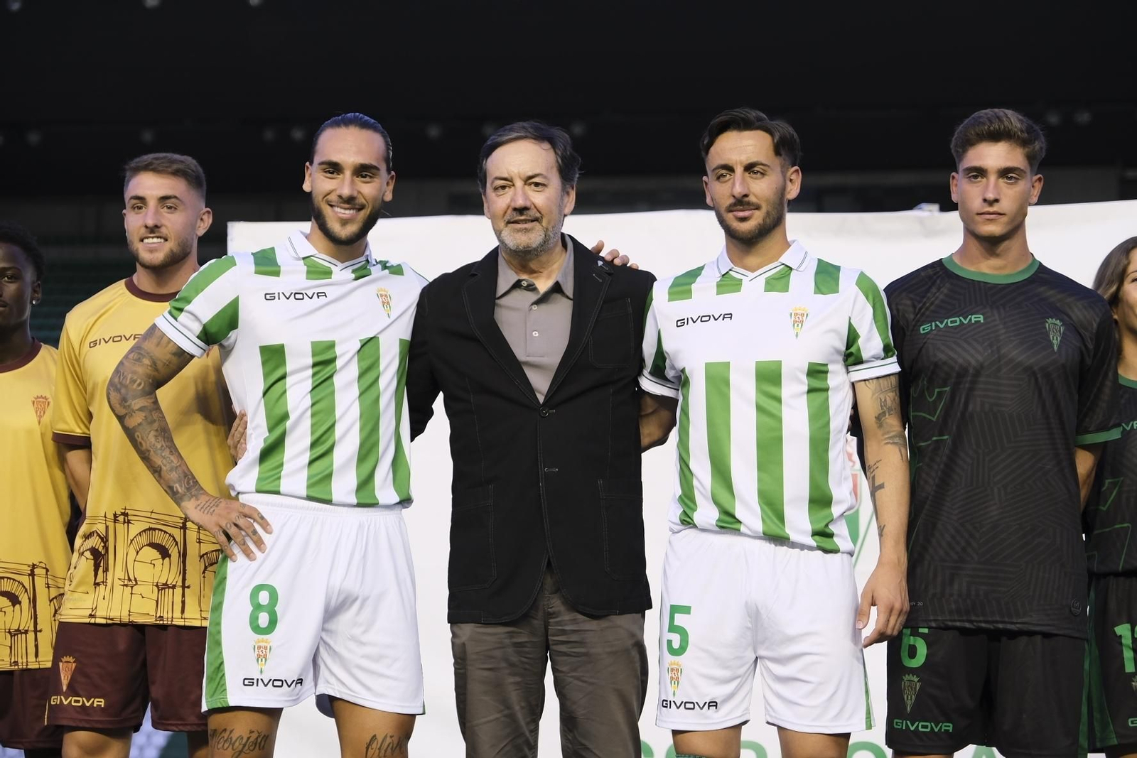 Las mejores fotos de las nuevas camisetas del Córdoba CF Las mejores fotos de las nuevas camisetas del Córdoba CF