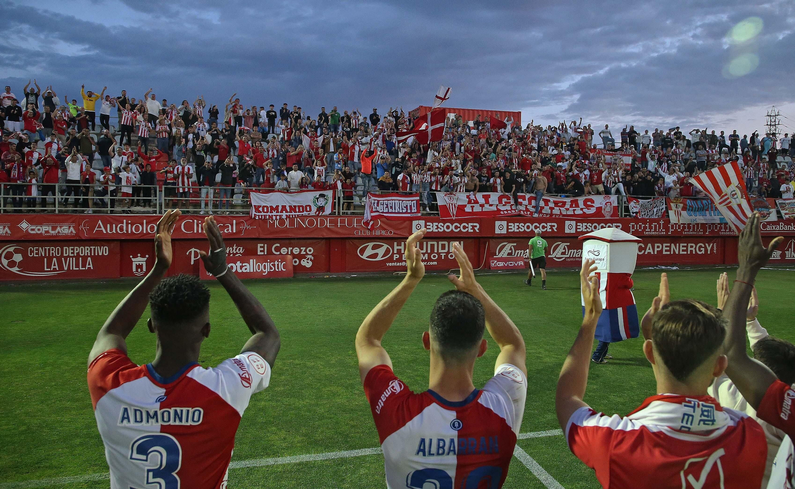 La celebración por la permanencia del Algeciras CF en imágenes