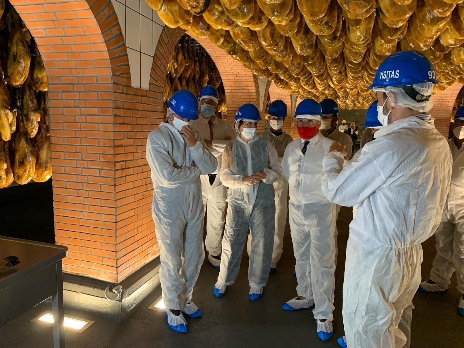 Visita de Elías Bendodo a la empres Cinco Jotas. Visita de Elías Bendodo a la empres Cinco Jotas.