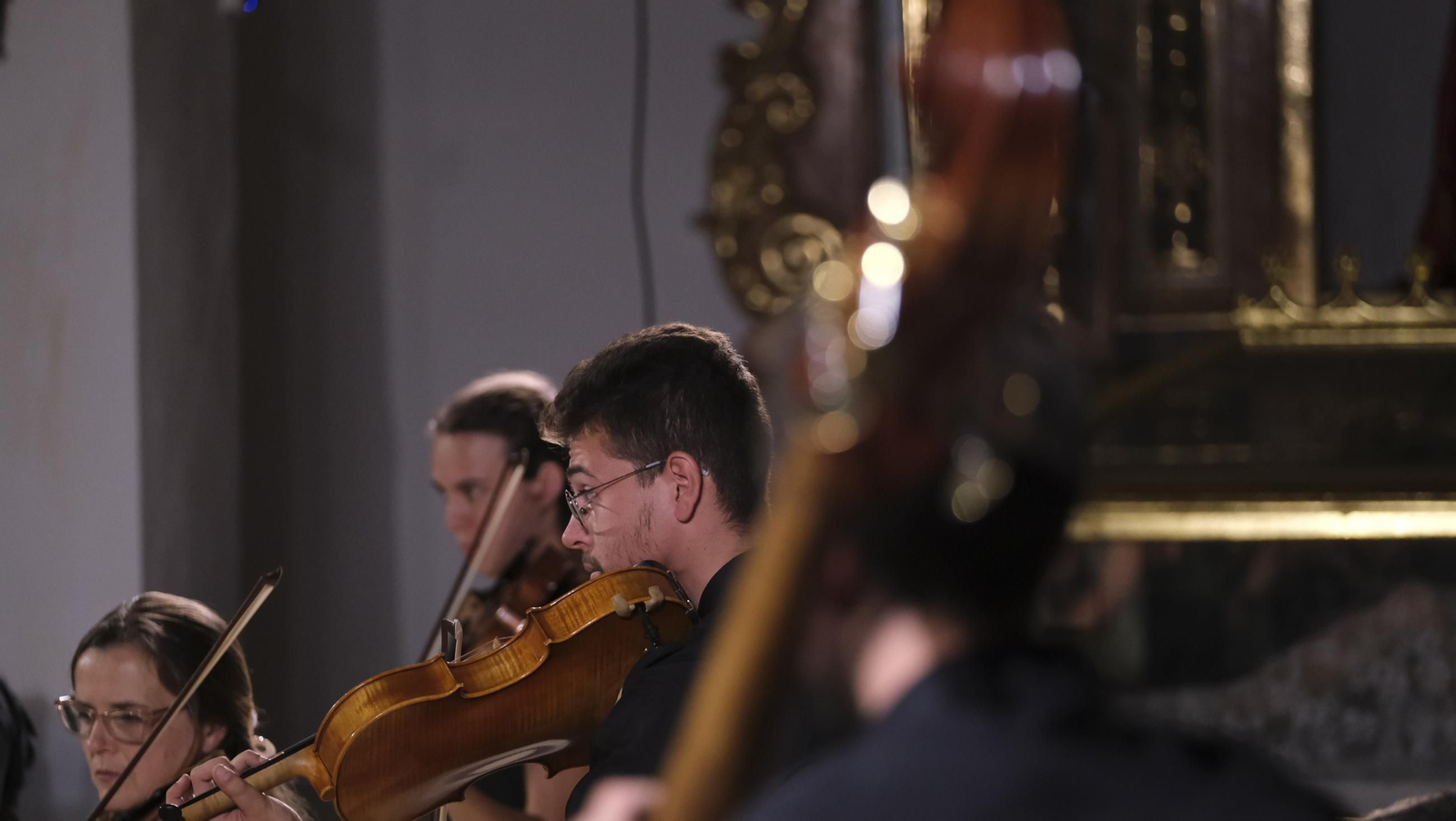 Concierto de la OCAL y del violinista Jesús Reina en Vélez Blanco, en imágenes