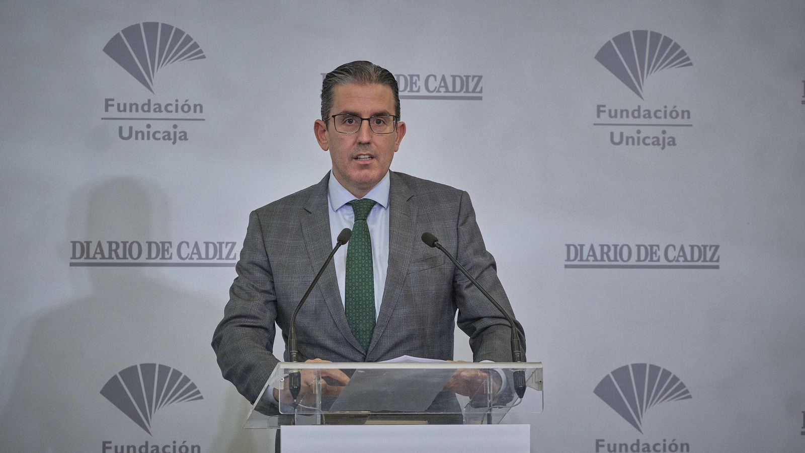 Las imágenes de la entrega del premio Federico Joly al abogado Pedro Pérez-Llorca Zamora