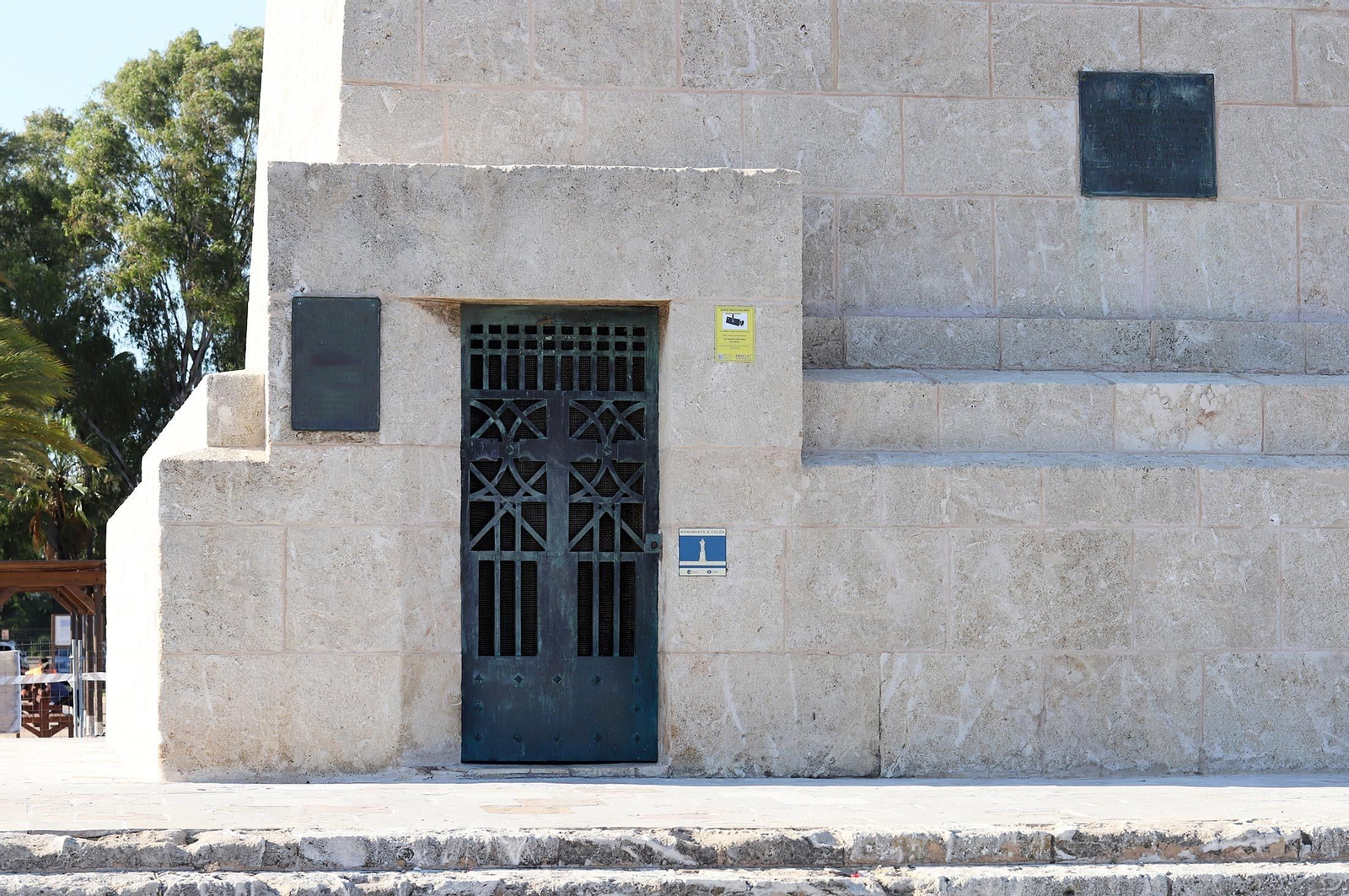 Imágenes del Monumento a Colón que ya se puede ver sin andamios en la Punta del Sebo