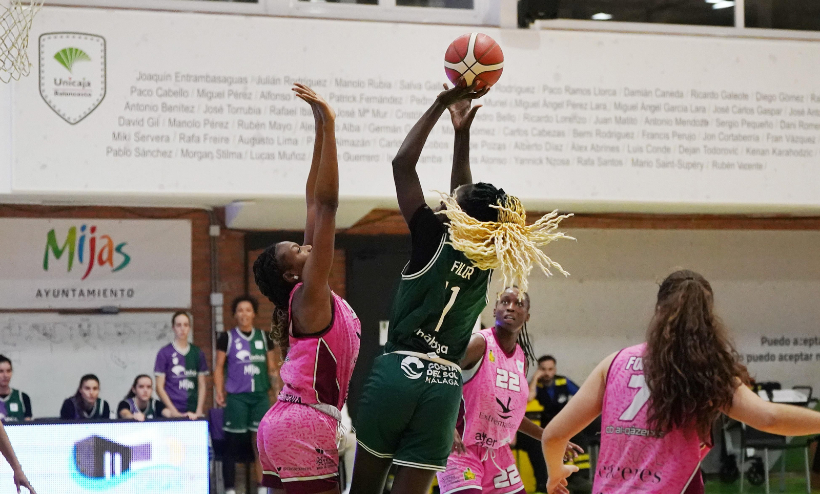 El Unicaja Mijas consigue una gran victoria ante el Al-Qazeres (92-80)