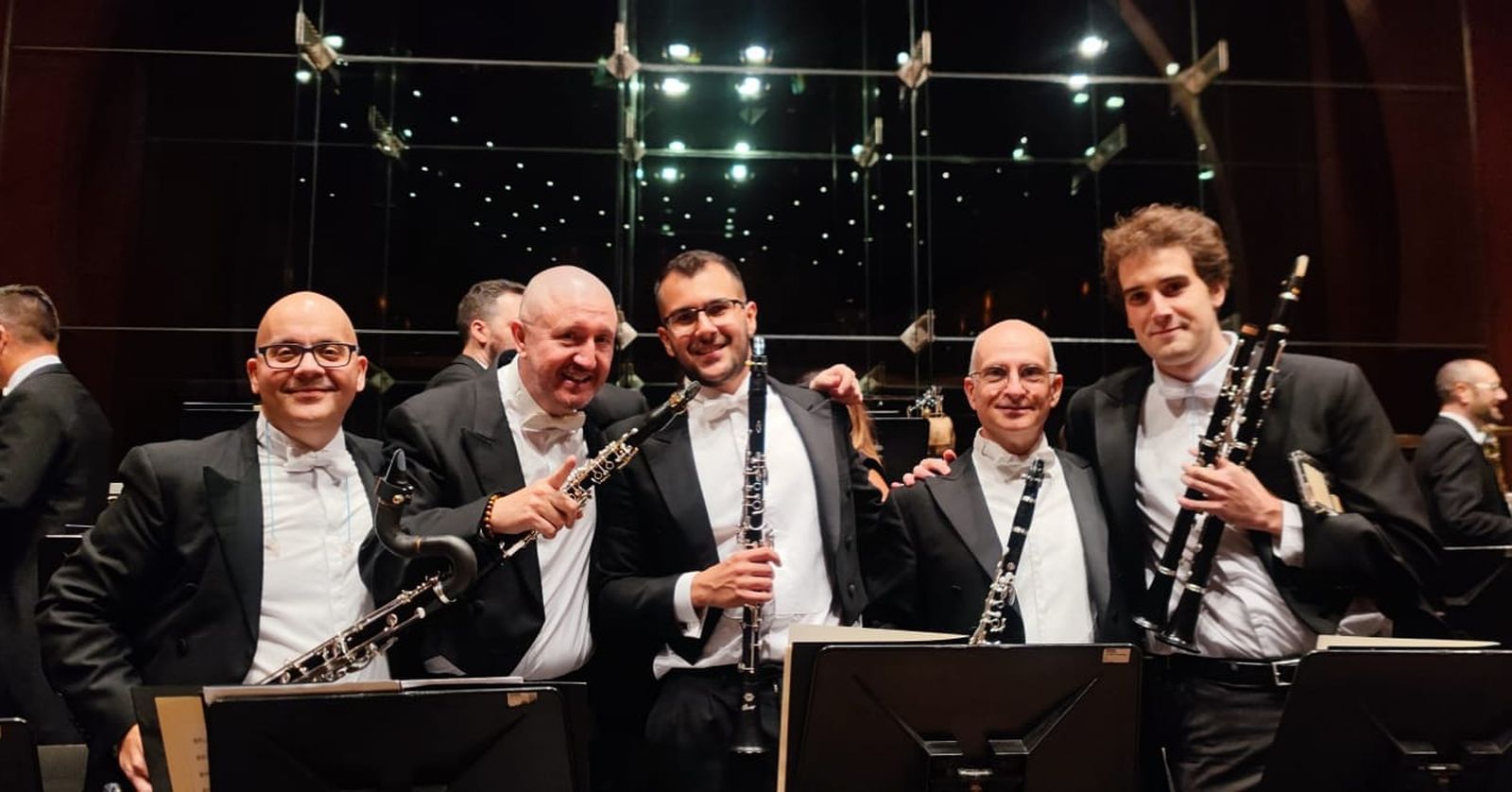 El clarinetista Javier Llopis (segundo por la izquierda) junto a sus compañeros.