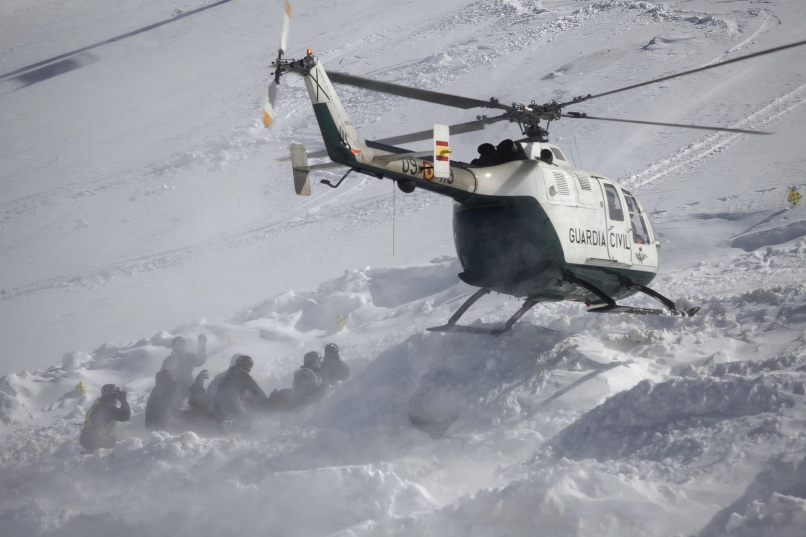 Imagen de archivo de un helicóptero de la Guardia Civil en Sierra Nevada.
