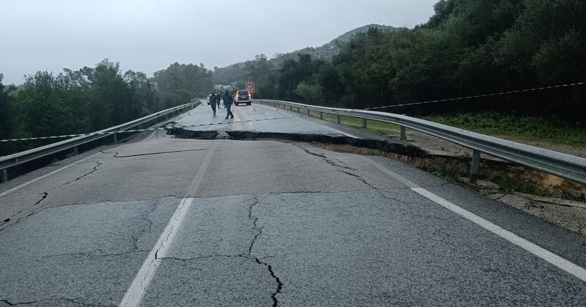 Estado de las carreteras en Cádiz: seguimiento a los cortes por inundaciones y hundimientos por daños severos por las borrascas