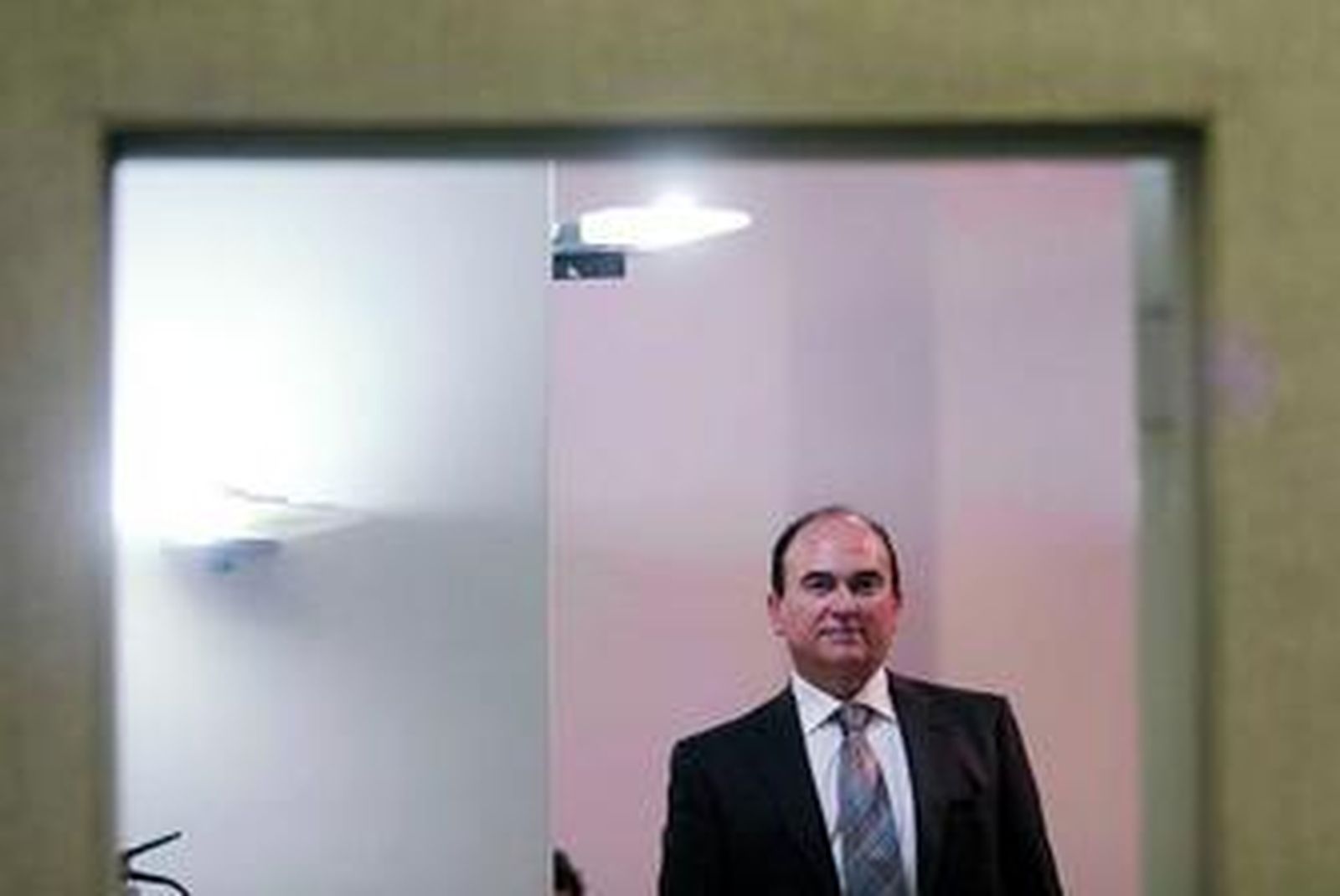 Llaguno, ayer, en la Fundación Euroárabe.