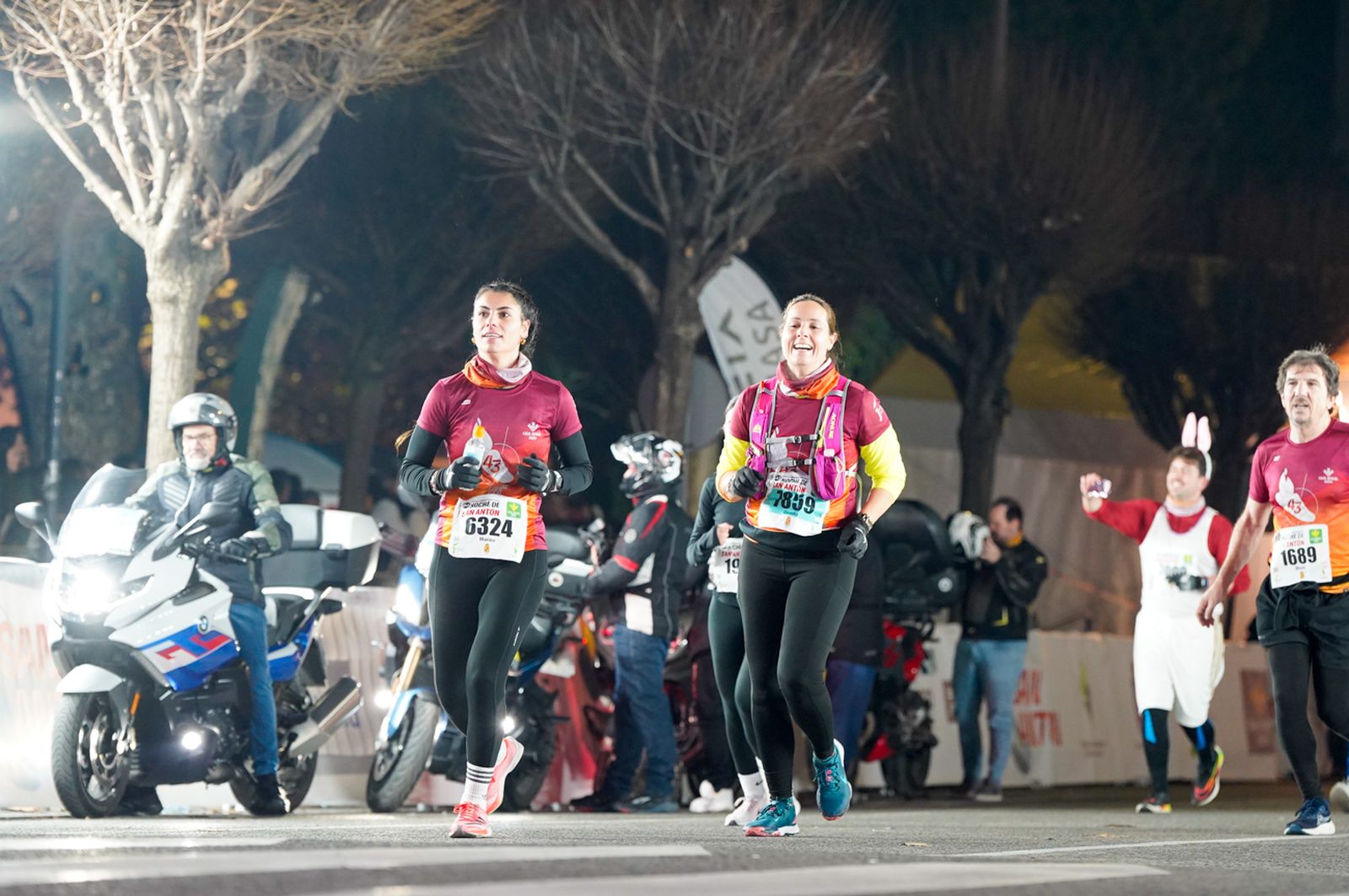 En imágenes: búscate en tu llegada a meta de la Carrera de San Antón 2026 (5)