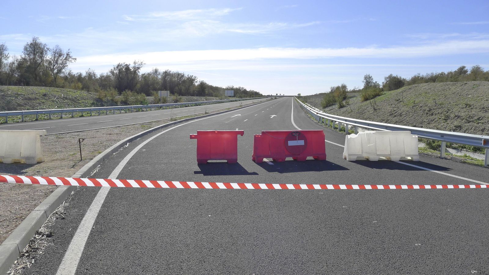 Tramo cerrado hasta el martes 11 a las 00.00 horas de la carretera que conecta el Puerto con la SE-40.