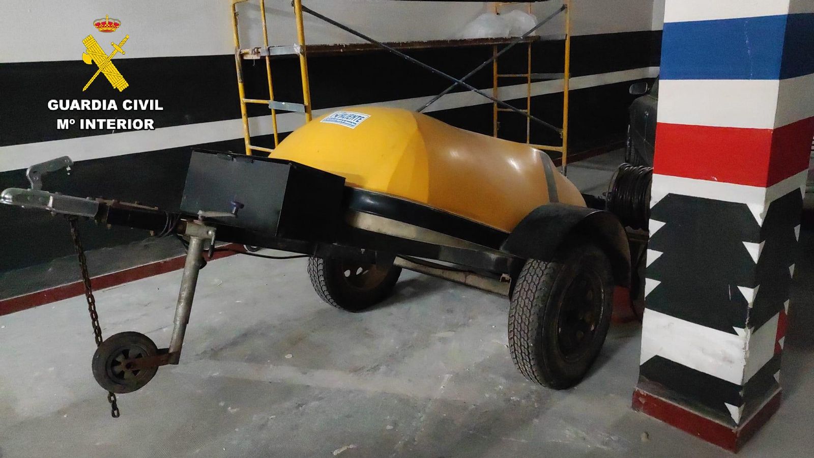 Material recuperado por la Guardia Civil durante la operación.