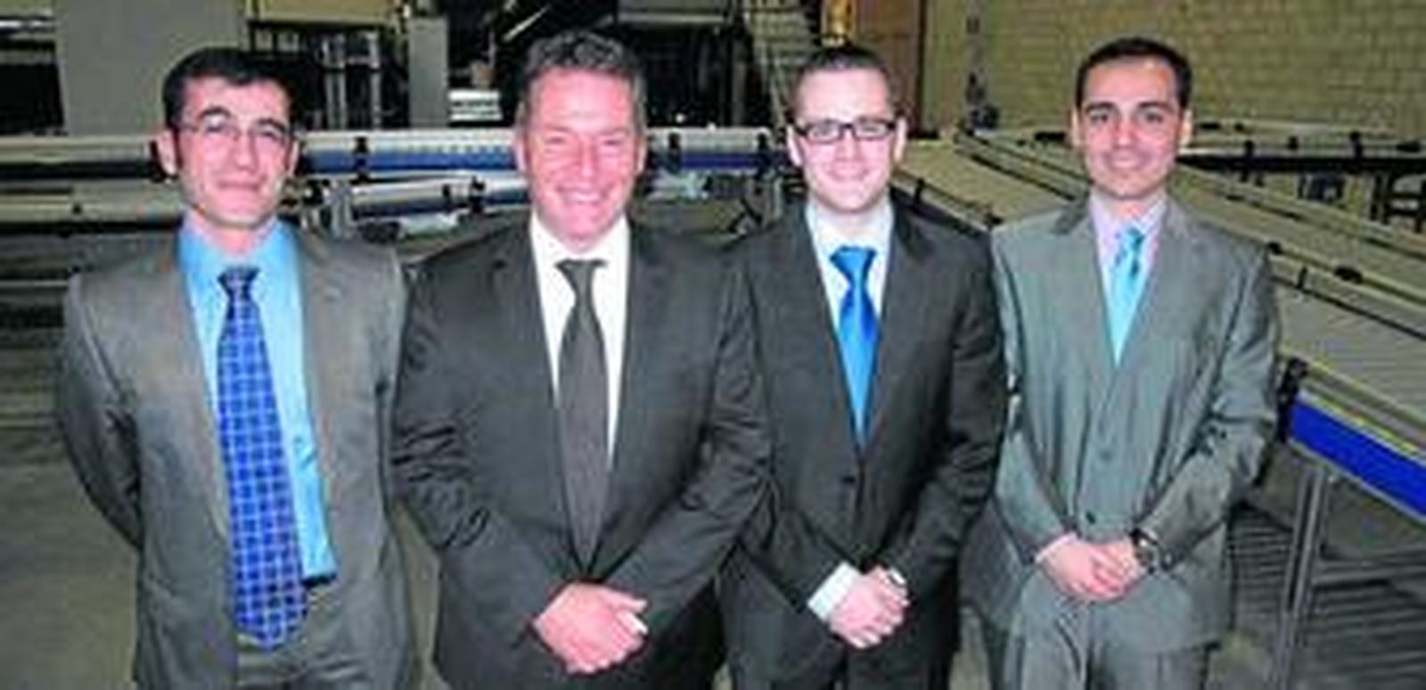 Decathlon vincula su labor logística al Puerto de Sevilla