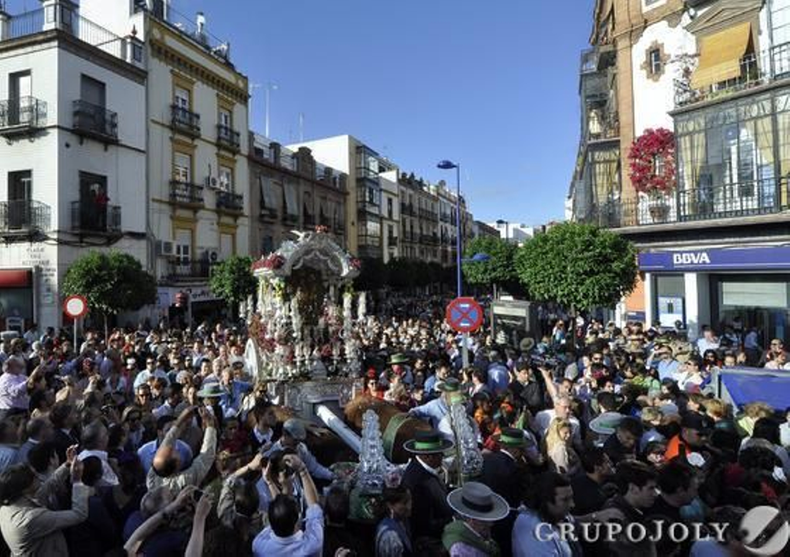 Triana, de camino al Rocío