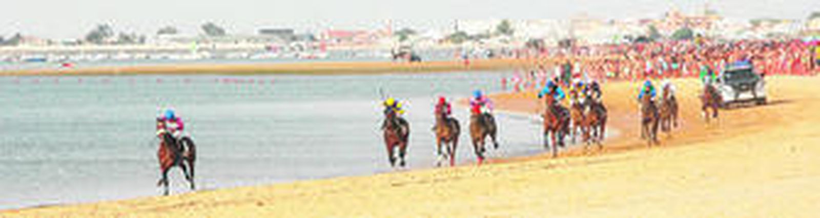 La playa sanluqueña, desde Bajo de Guía a Las Piletas, volvió a ser escenario de una espectacular jornada de carreras.