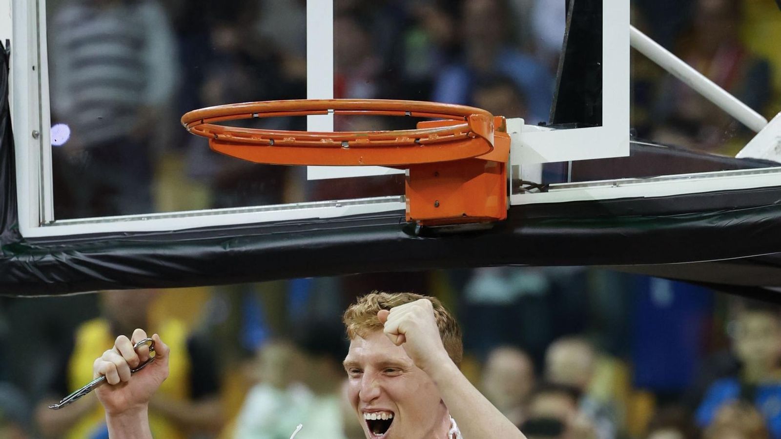 El Unicaja, campeón de Copa: Todas las imágenes del partido, la fiesta y la llegada a Málaga