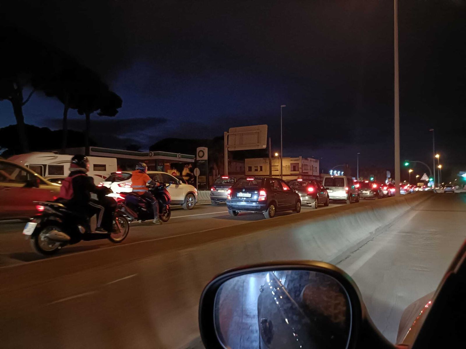 Las colas provocadas por el accidente en la salida de Algeciras.