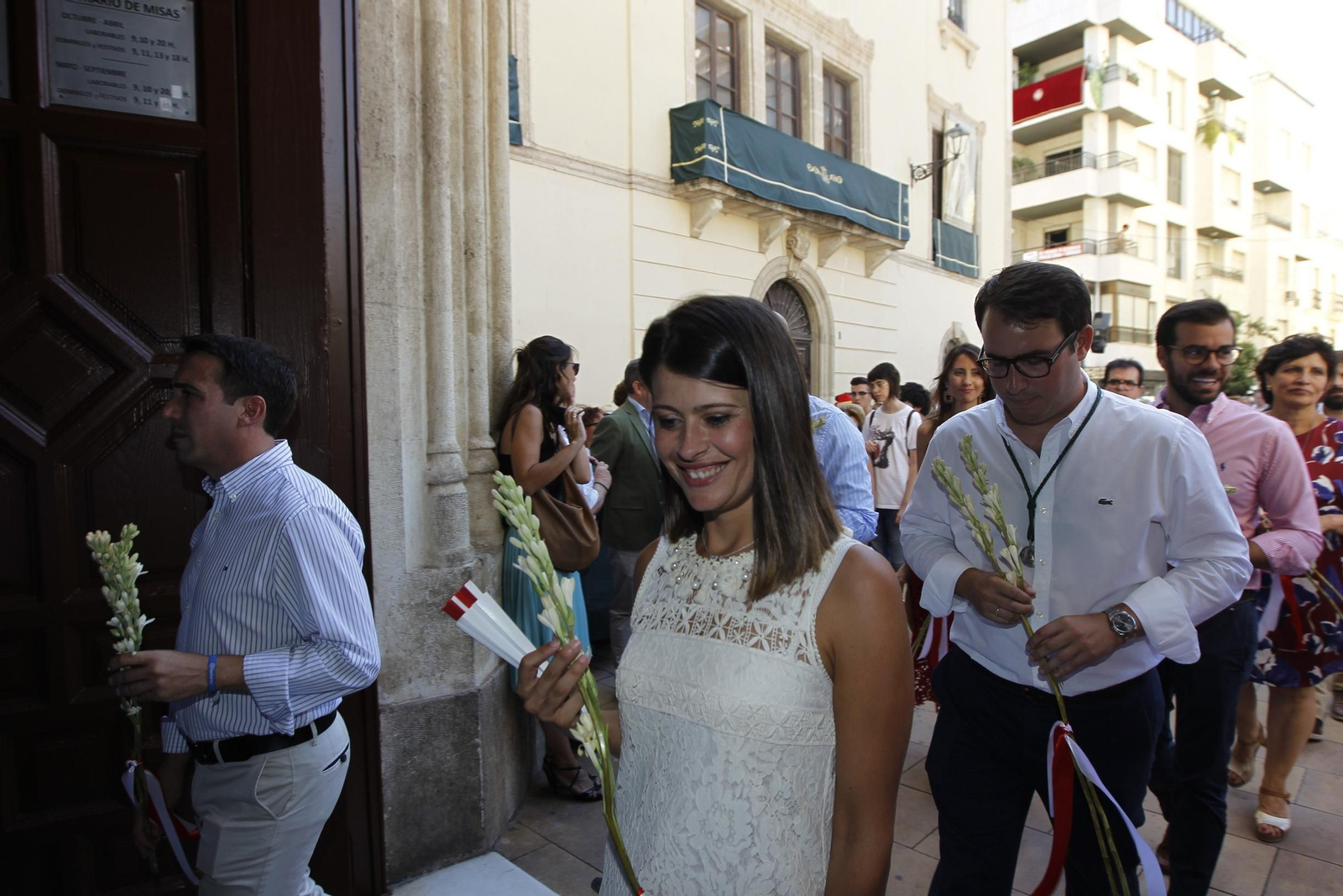 Fotogalería ofrenda floral a la Virgen del Mar. Feria de Almería 2019