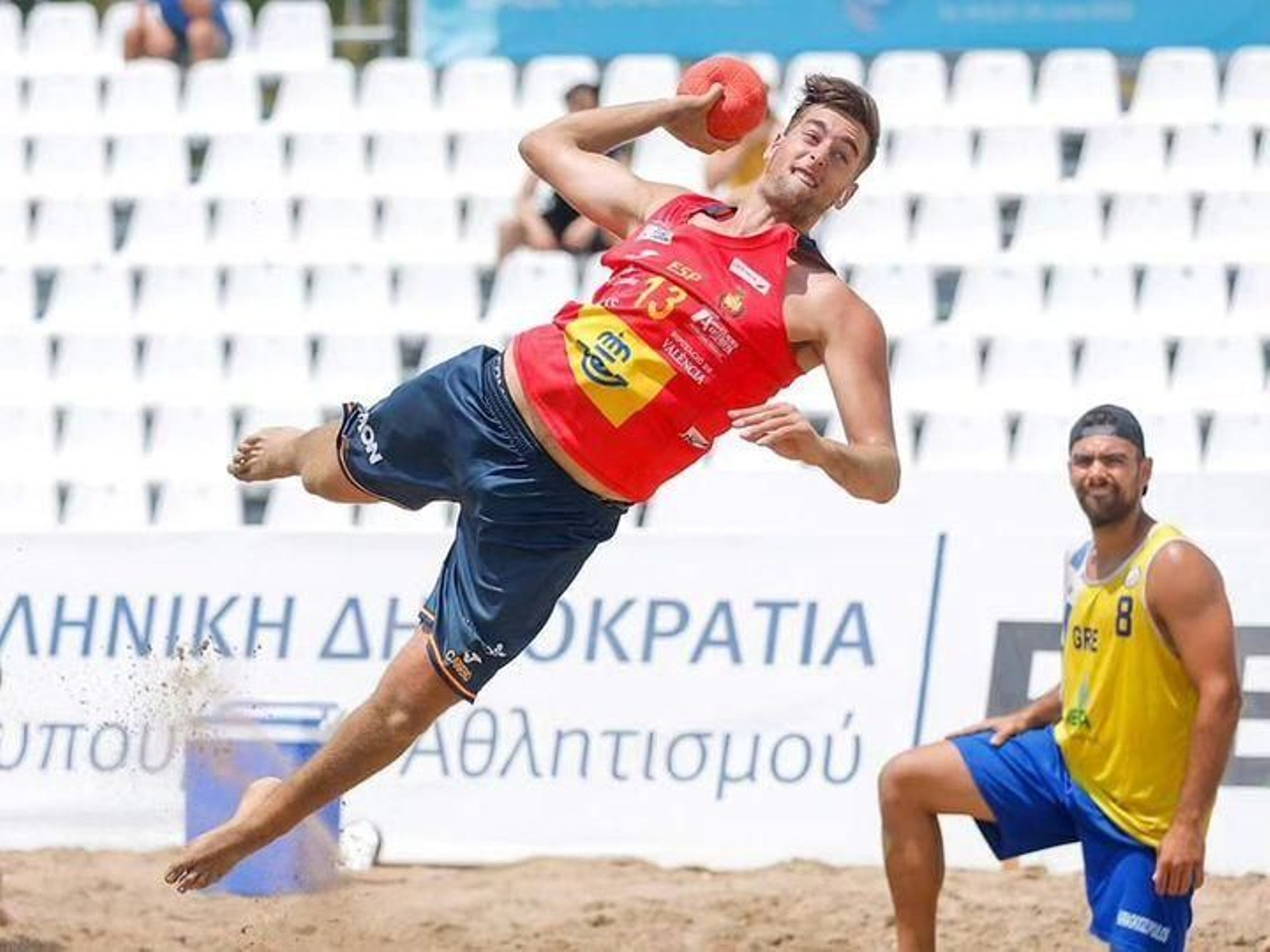 José Luis Carrero, en un partido con la selección española de balonmano playa José Luis Carrero, en un partido con la selección española de balonmano playa
