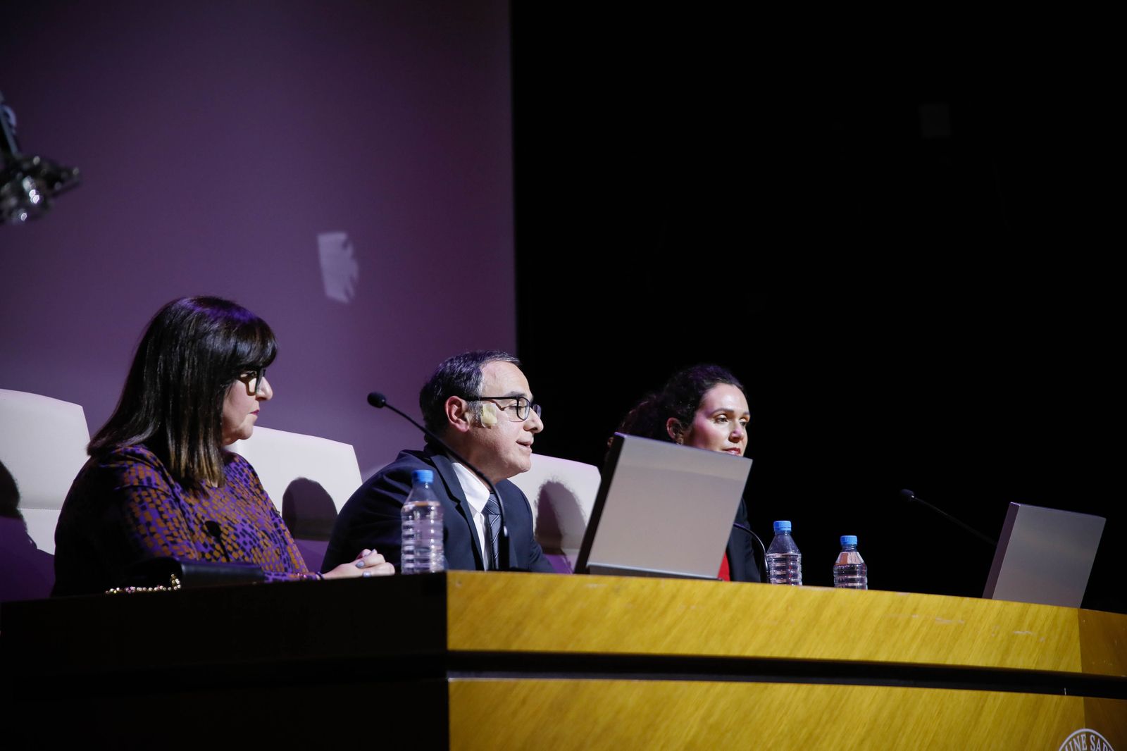 Imágenes del acto de reconocimiento a antiguos alumnos y amigos de honor en la UAL