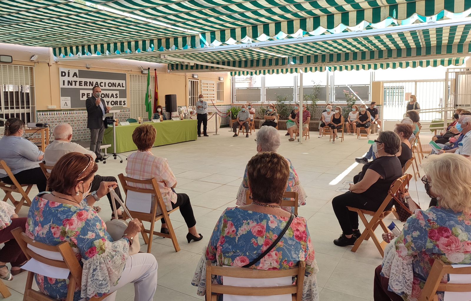 El delegado de Igualdad en el Día del Mayor.
