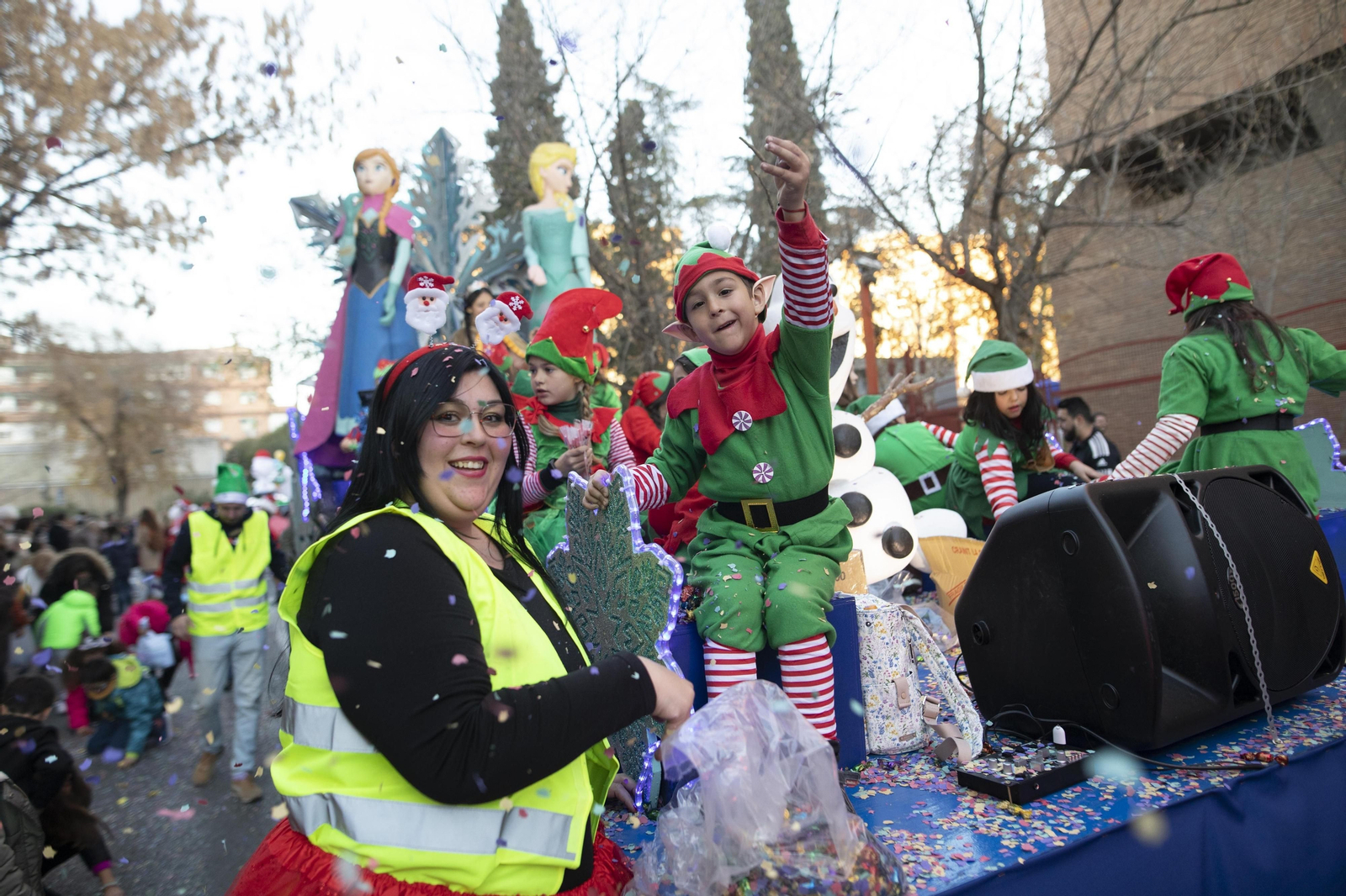 Así ha sido la cabalgata de Papa Noel por Granada