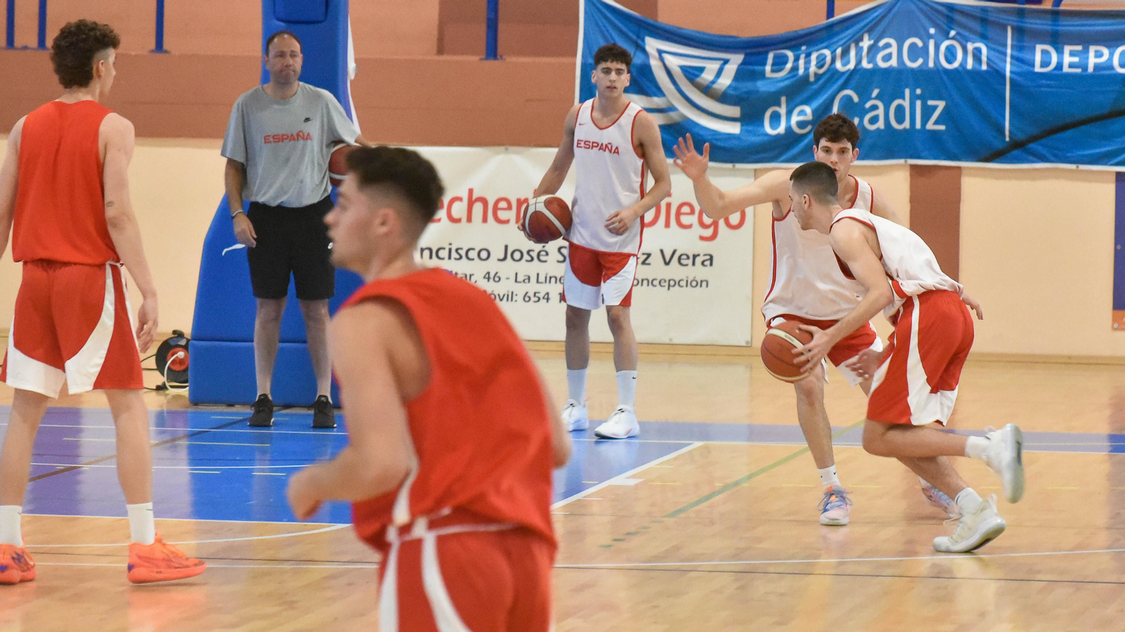 La selección española sub-20 de baloncesto ya se entrena en La Línea La selección española sub-20 de baloncesto ya se entrena en La Línea