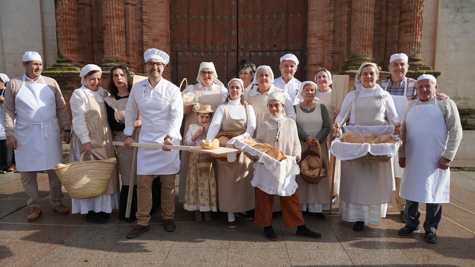 Así se disfrazaron los moguereños para la Feria de Época 1900 de Moguer