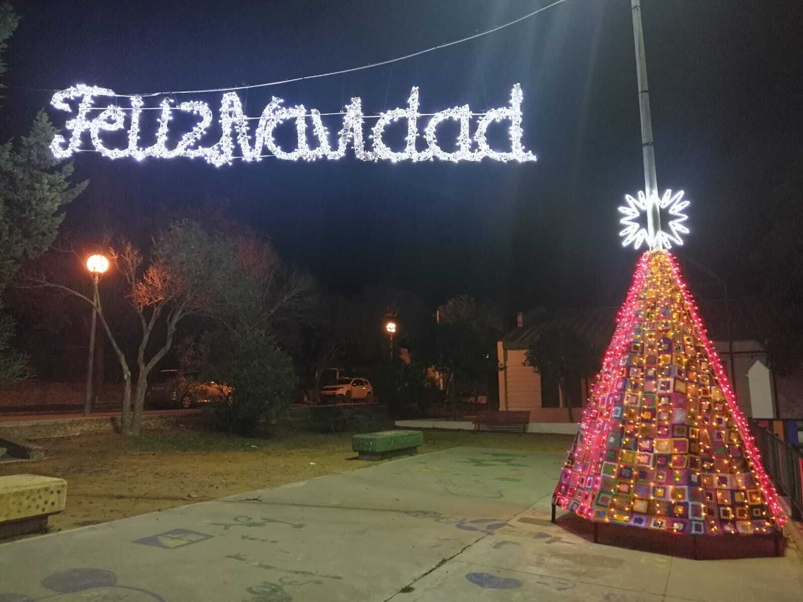 Iluminación navideña en Cuartillos.