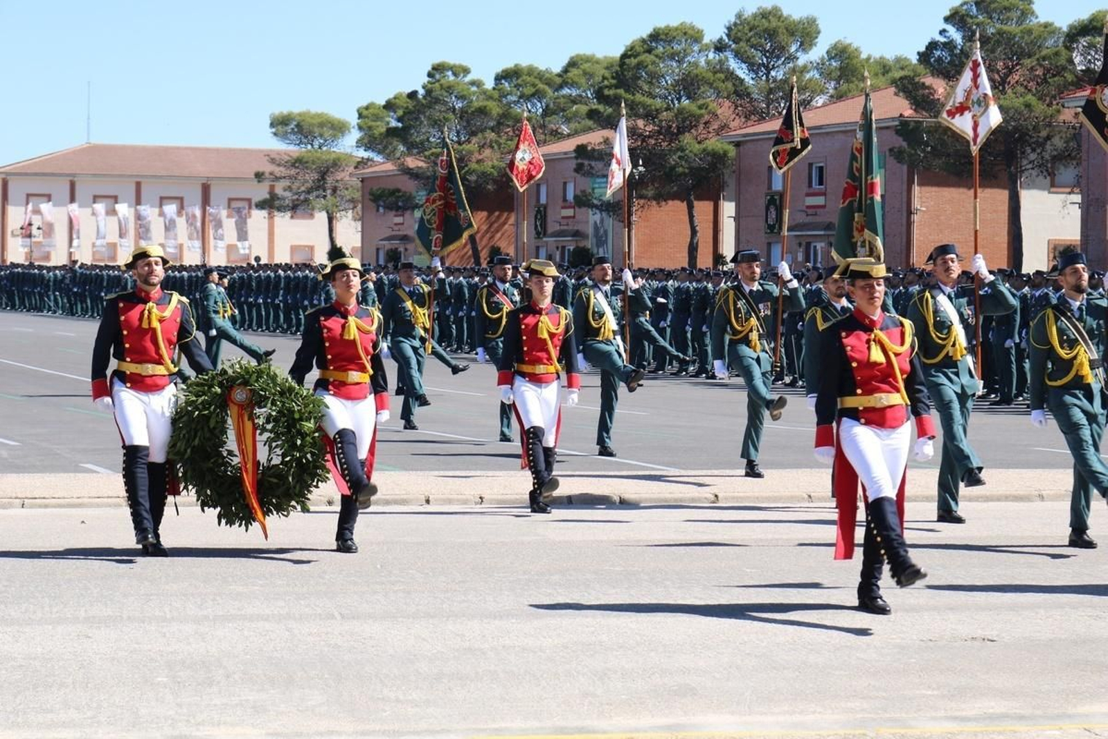 En imágenes: así ha sido la jura de bandera de la Guardia Civil presidida por el rey Felipe VI