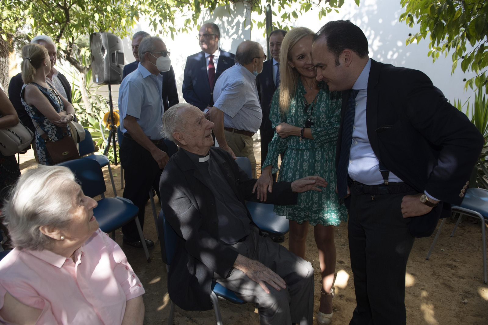 Las imágenes de la inauguración de los jardines del párroco D. Pedro Ybarra
