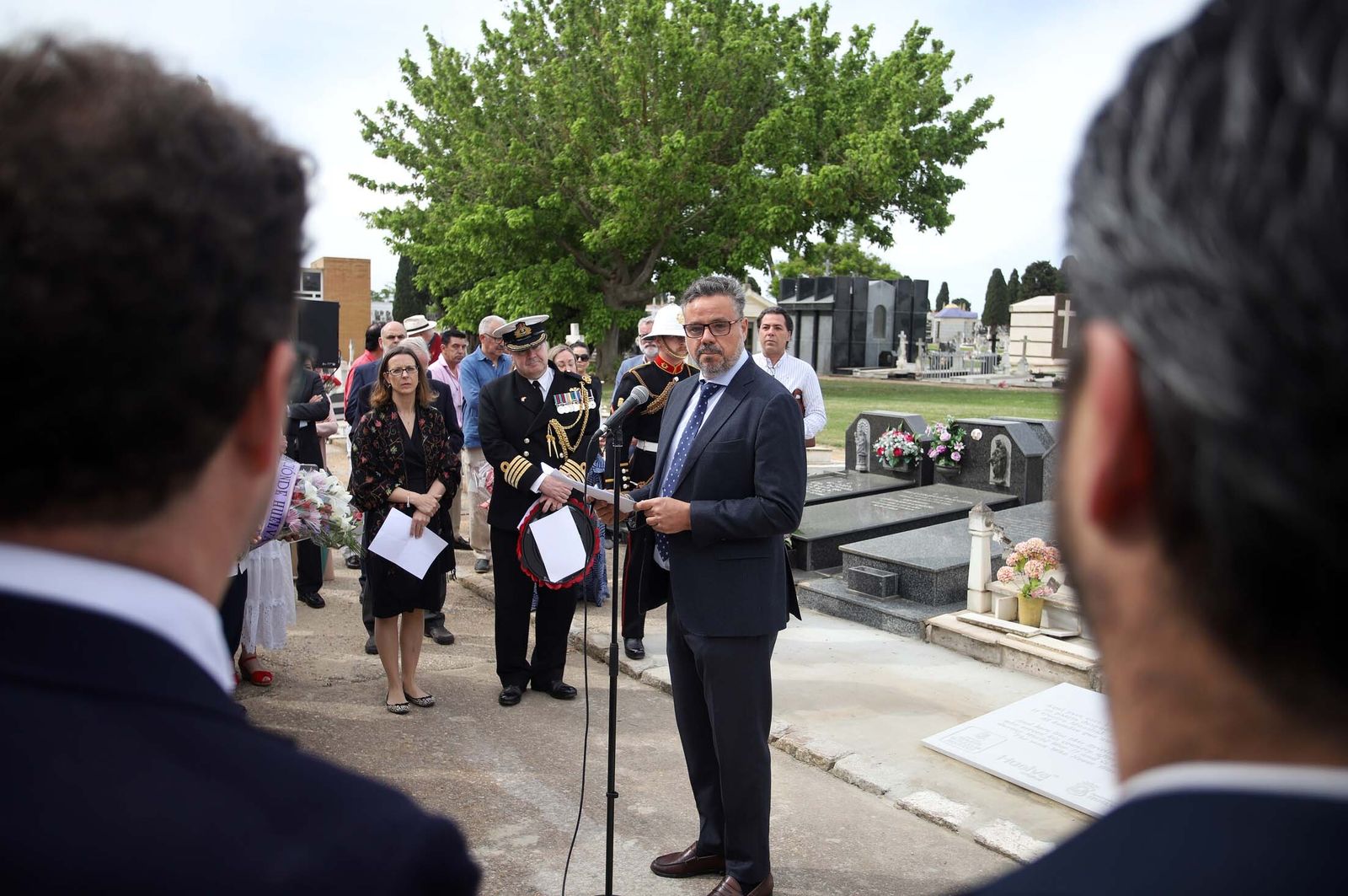 La ceremonia conmemorativa del 80 aniversario de la aparición del cuerpo de William Martin, en imágenes