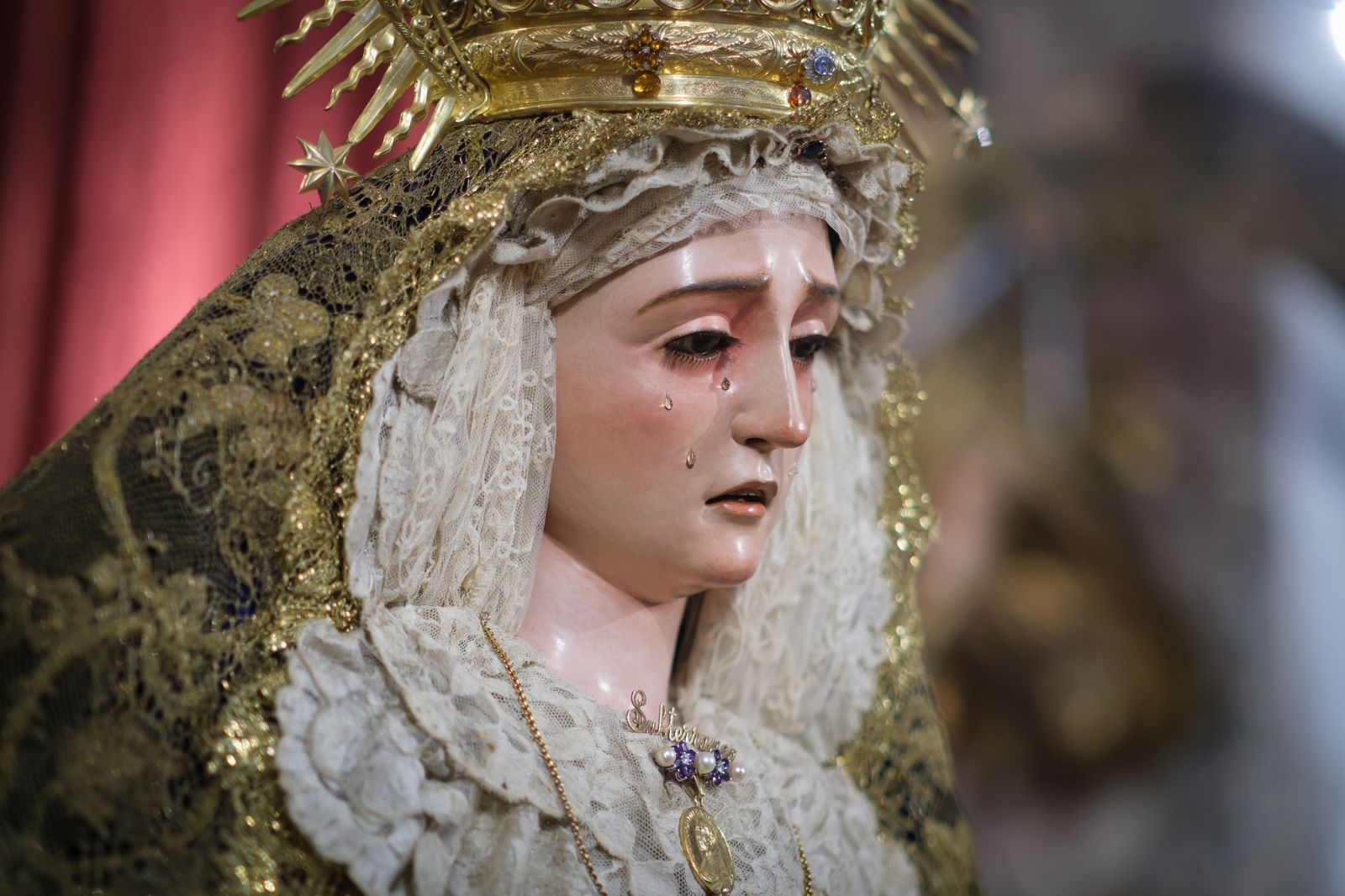 Las imágenes del besamanos a la Virgen del Subterráneo de la Sagrada Cena