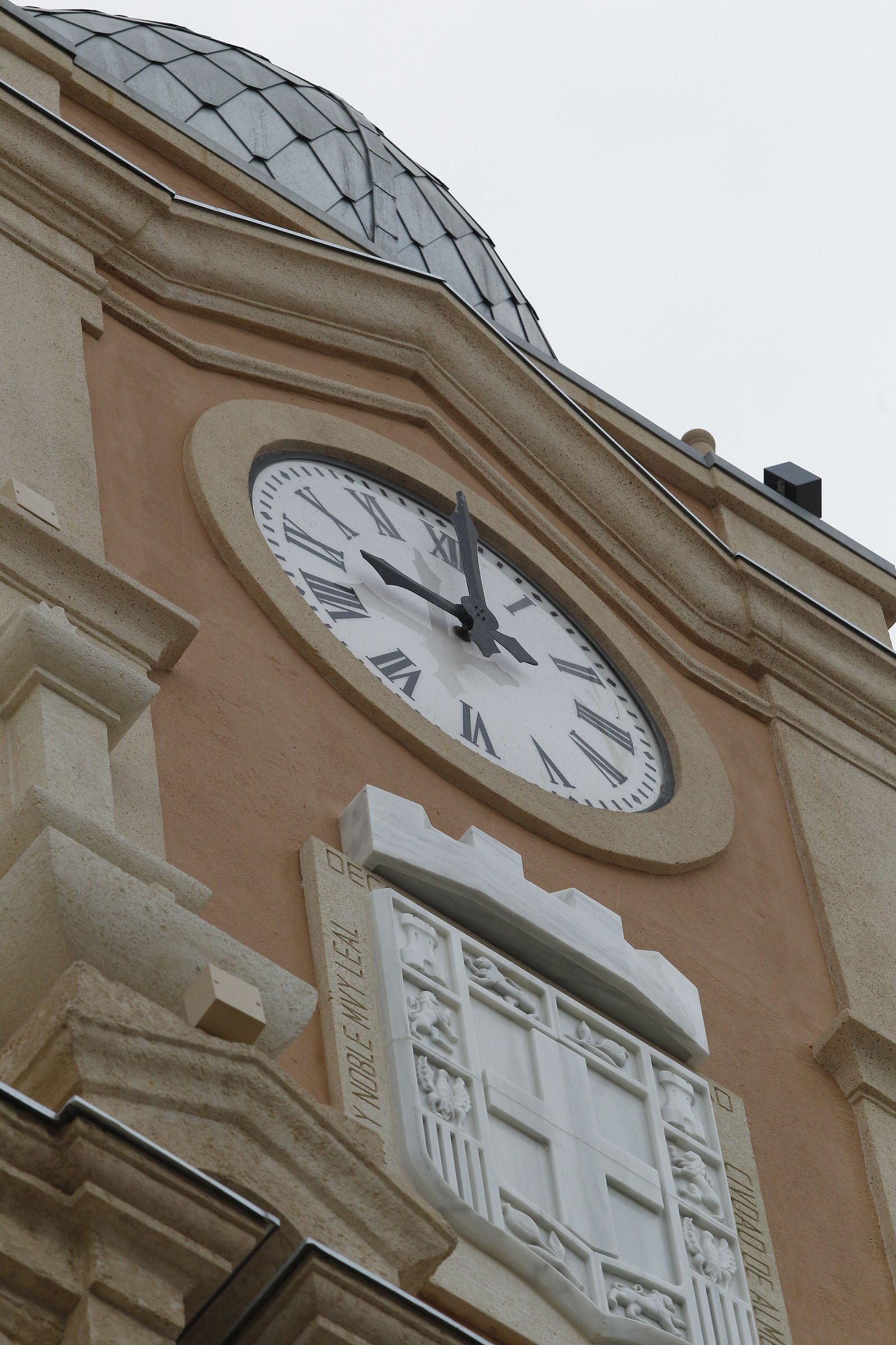 Fotogalería El Diario de los Libros, con el escritor Javier Sierra.