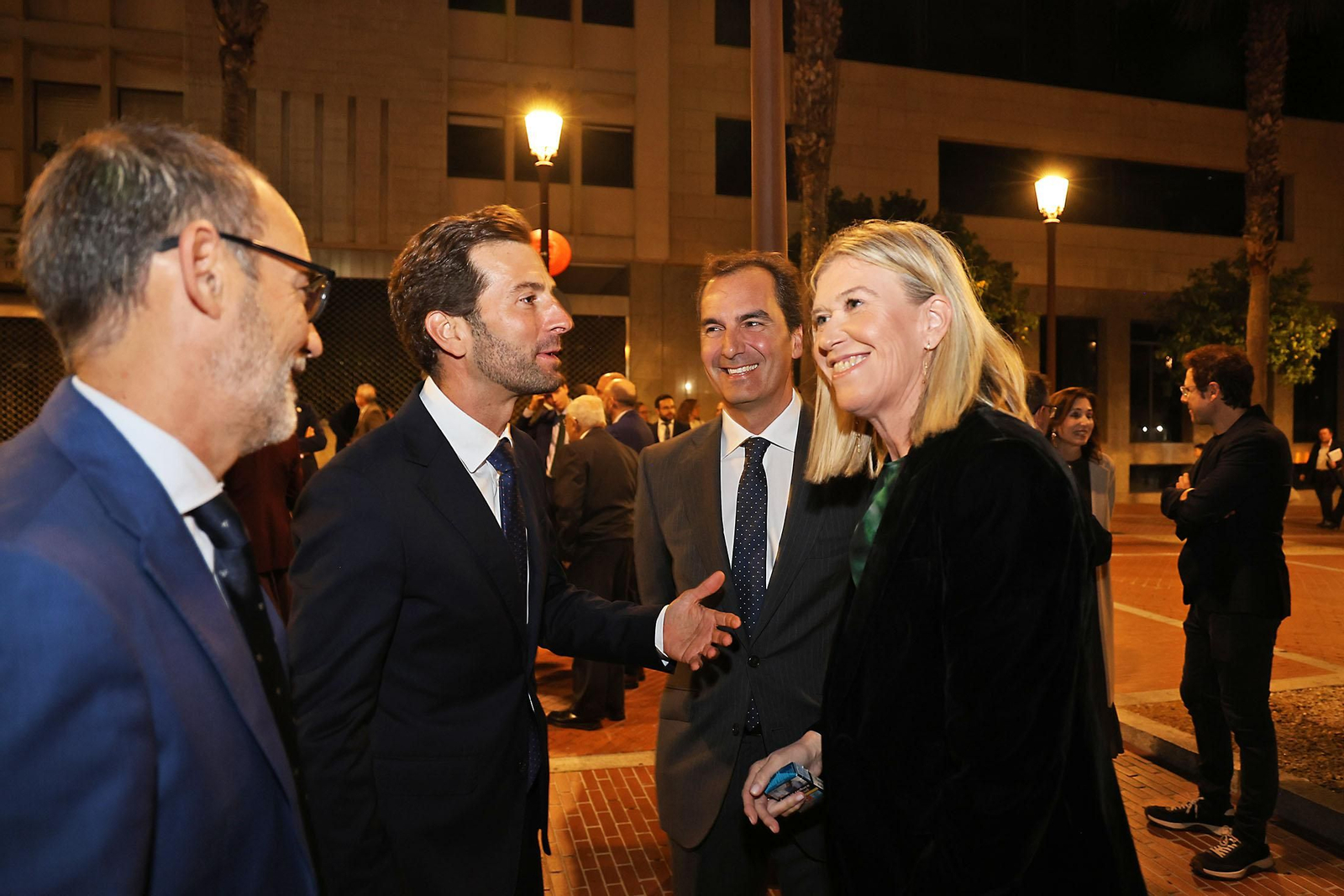 Imágenes de los invitados a la gala de los  37 premios Onubenses del Año