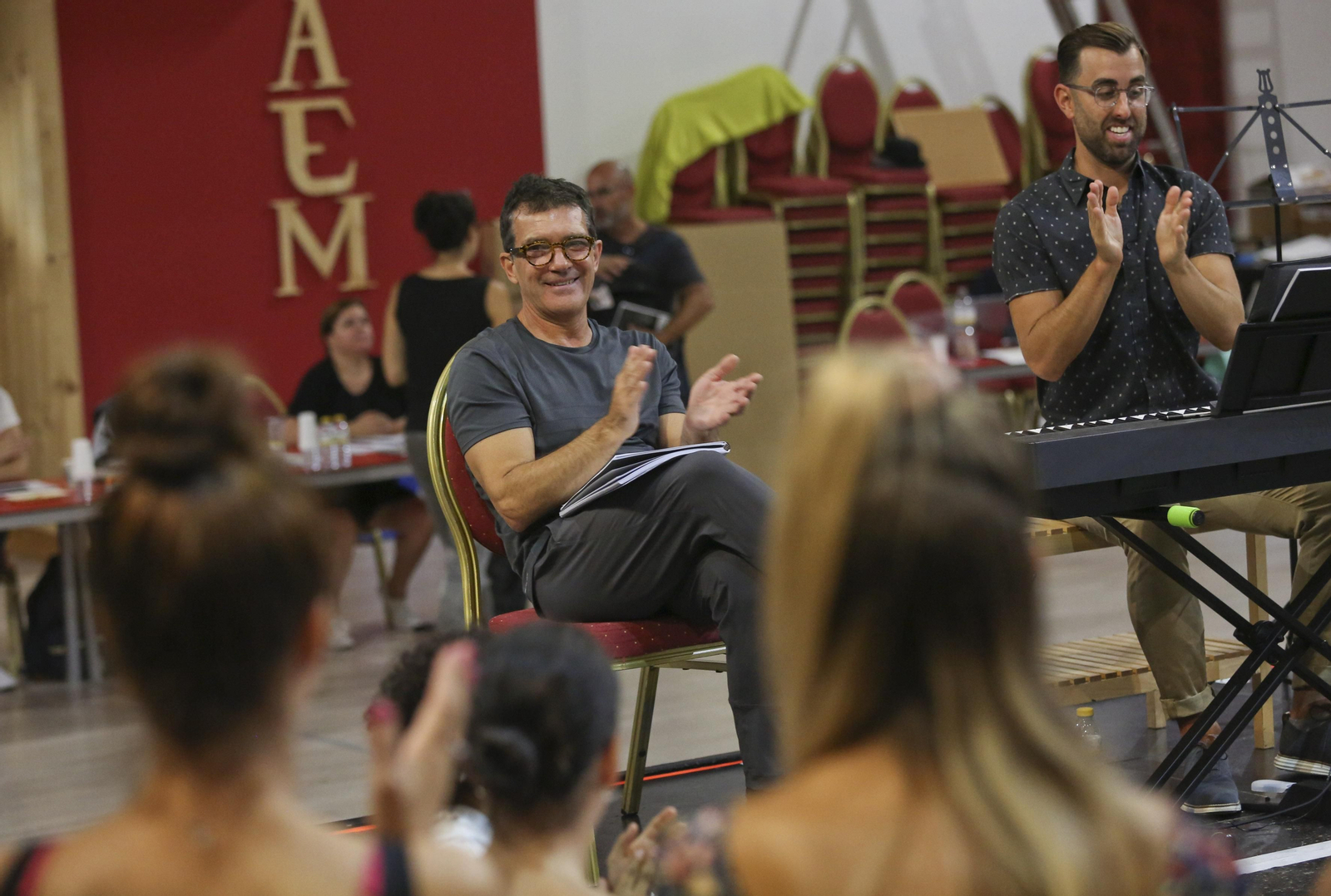 Ensayo con Antonio Banderas de la obra que estrenará el Teatro del Soho
