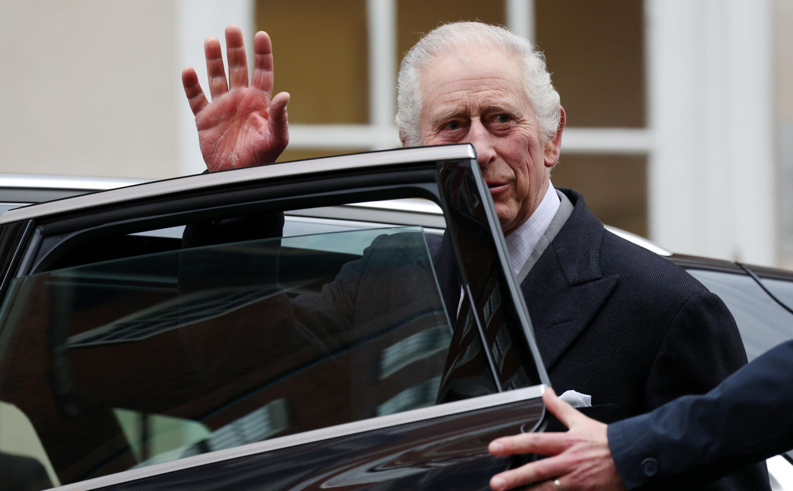 Carlos III sale este lunes de The Clinic, tras la operación