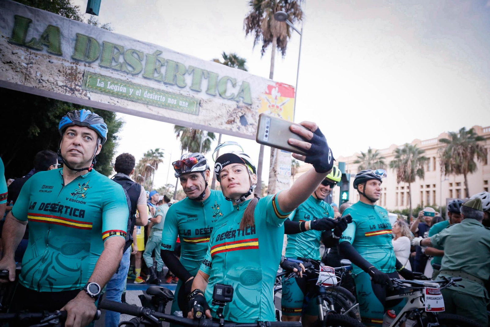 Así ha sido la salida de La Desértica desde la Rambla de Almería