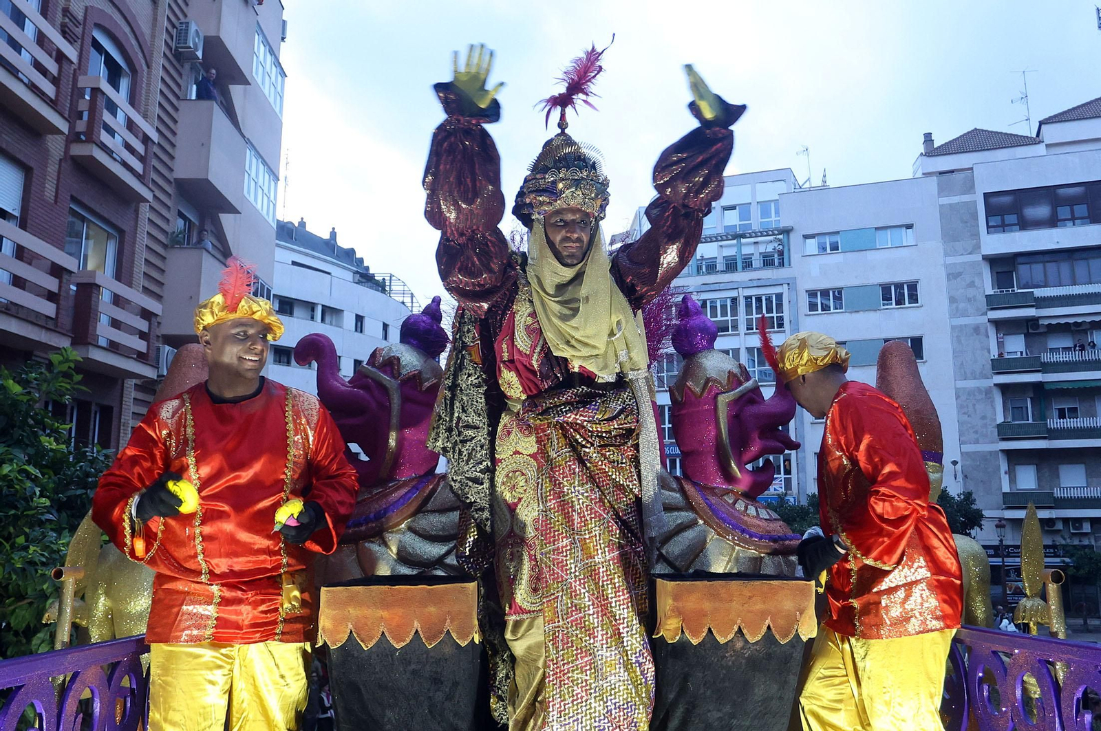 Imágenes de la Cabalgata de los Reyes Magos en Huelva