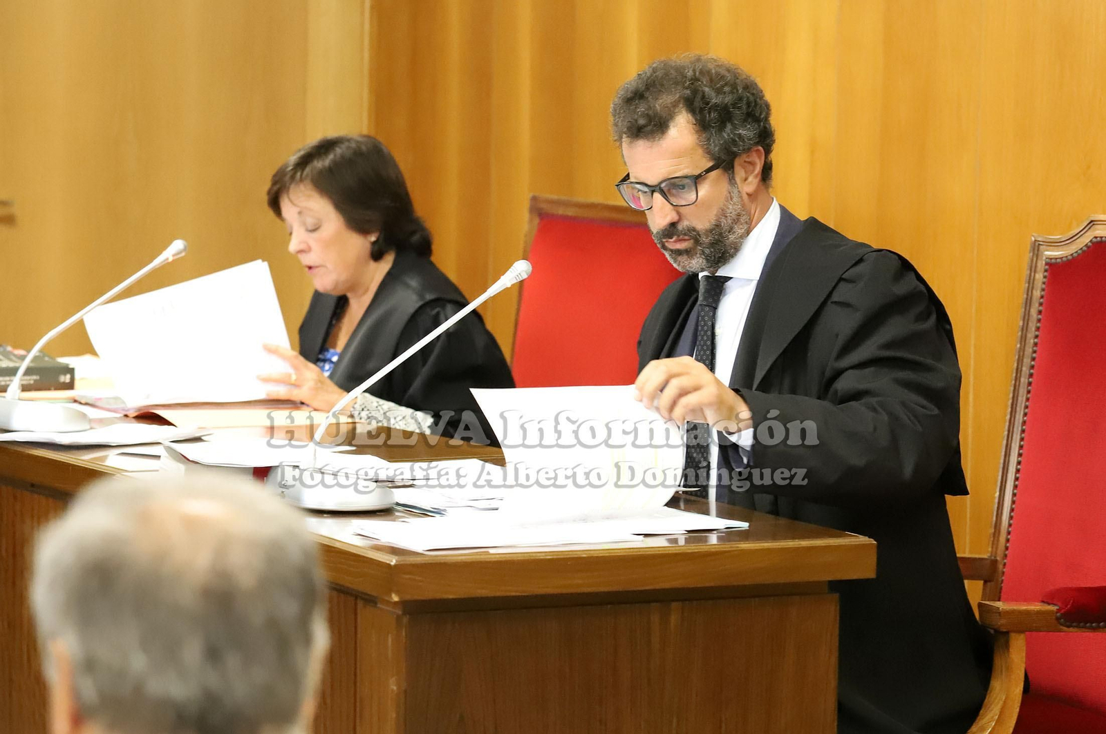 Imágenes del juicio por el apuñalamiento al jefe de la Policía Local de Punta Umbría