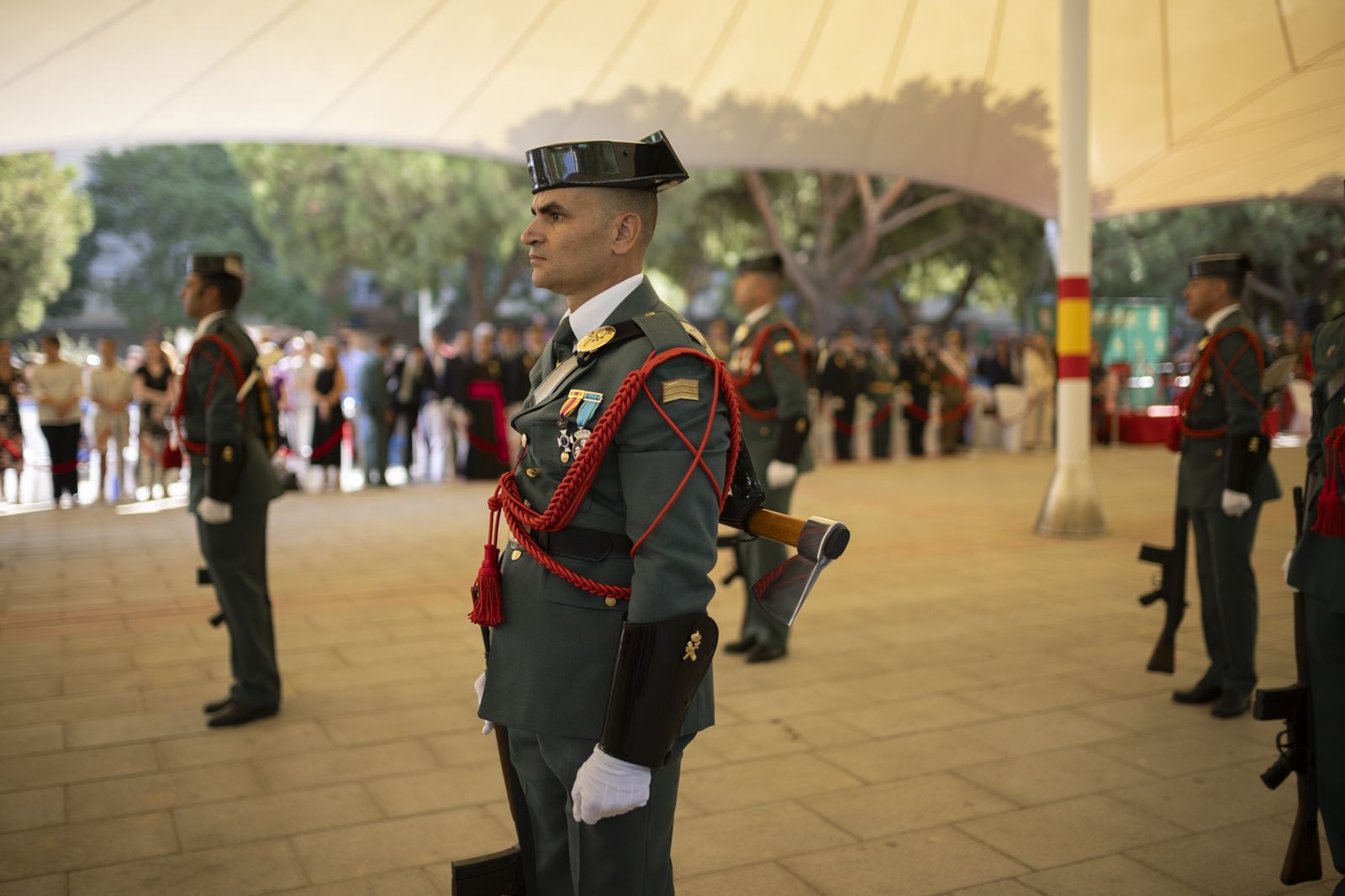 Imágenes de los actos de celebración de la festividad de la patrona de la Guardia Civil, la Virgen del Pilar.